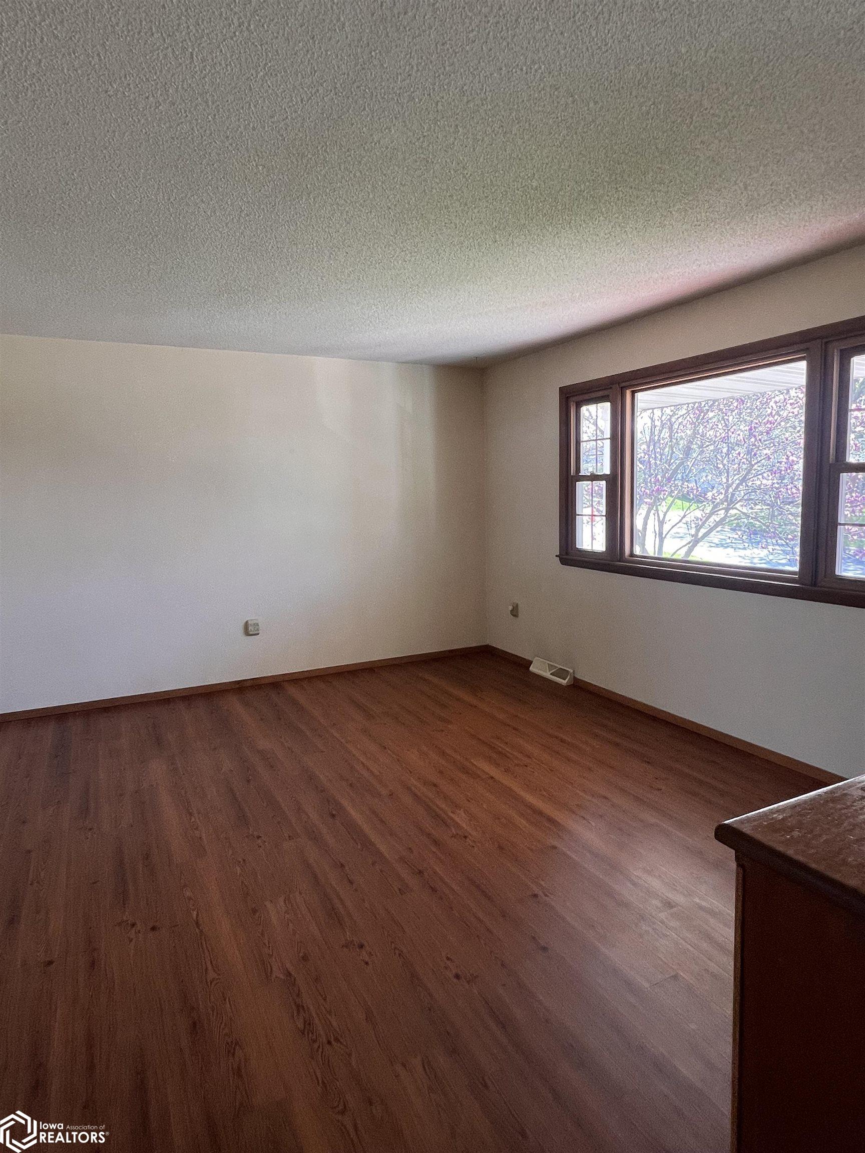 2030 Bel Aire Drive, Denison, Iowa image 8