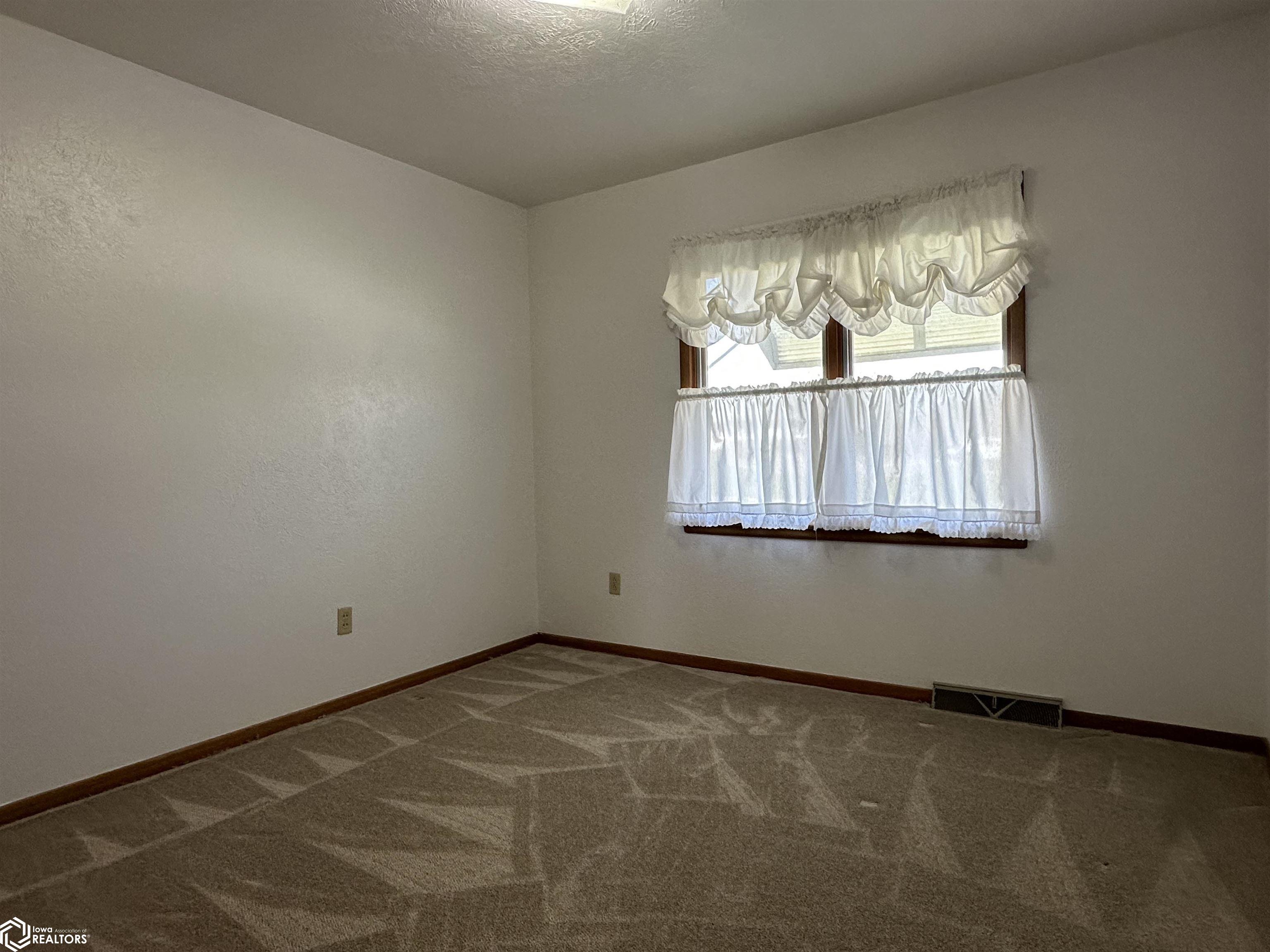 1012 Hillcrest Avenue, Chariton, Iowa image 15