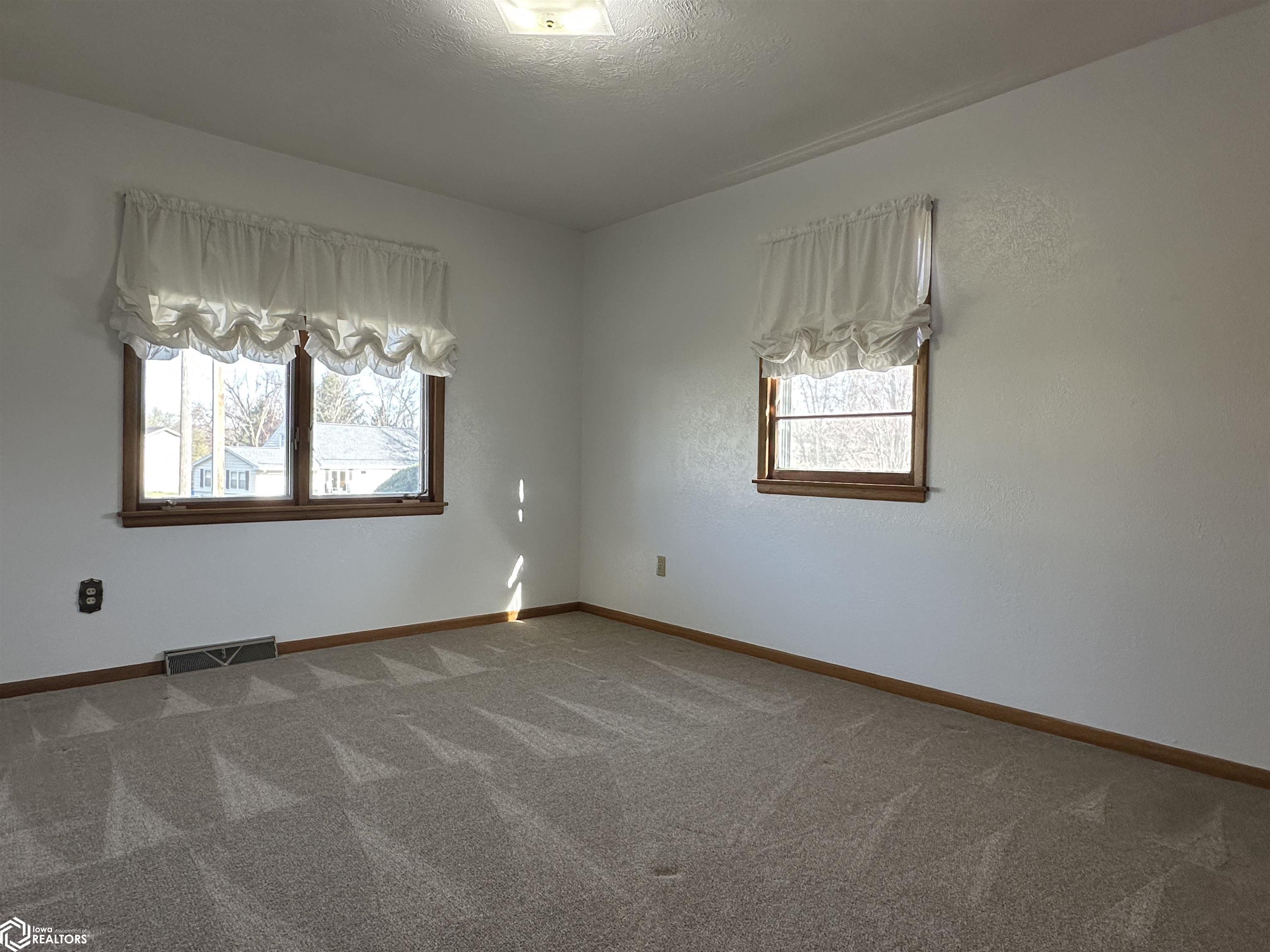 1012 Hillcrest Avenue, Chariton, Iowa image 17