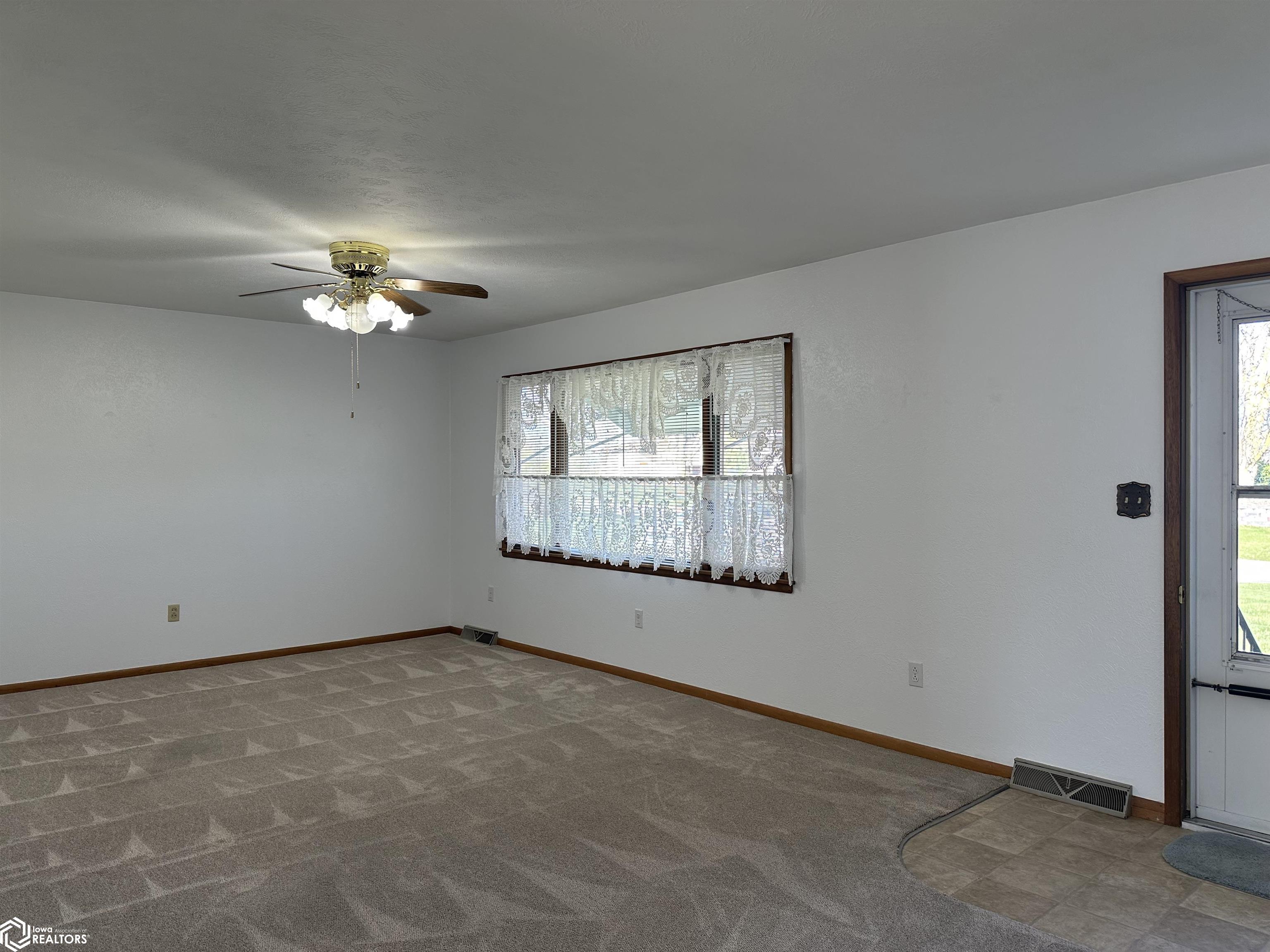 1012 Hillcrest Avenue, Chariton, Iowa image 9