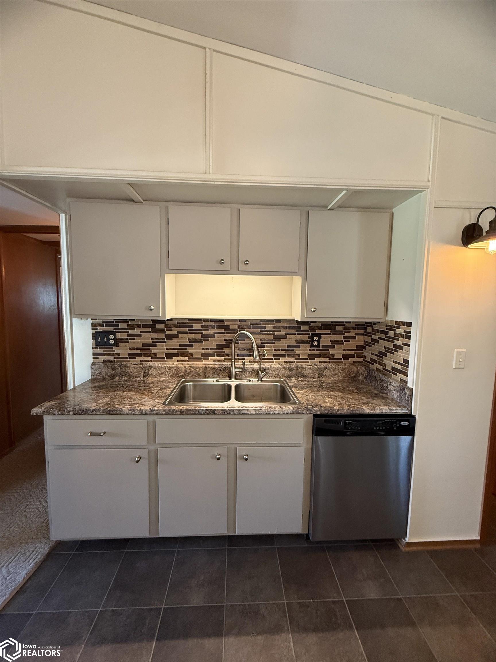 307 Grauer Road, Jefferson, Iowa image 11
