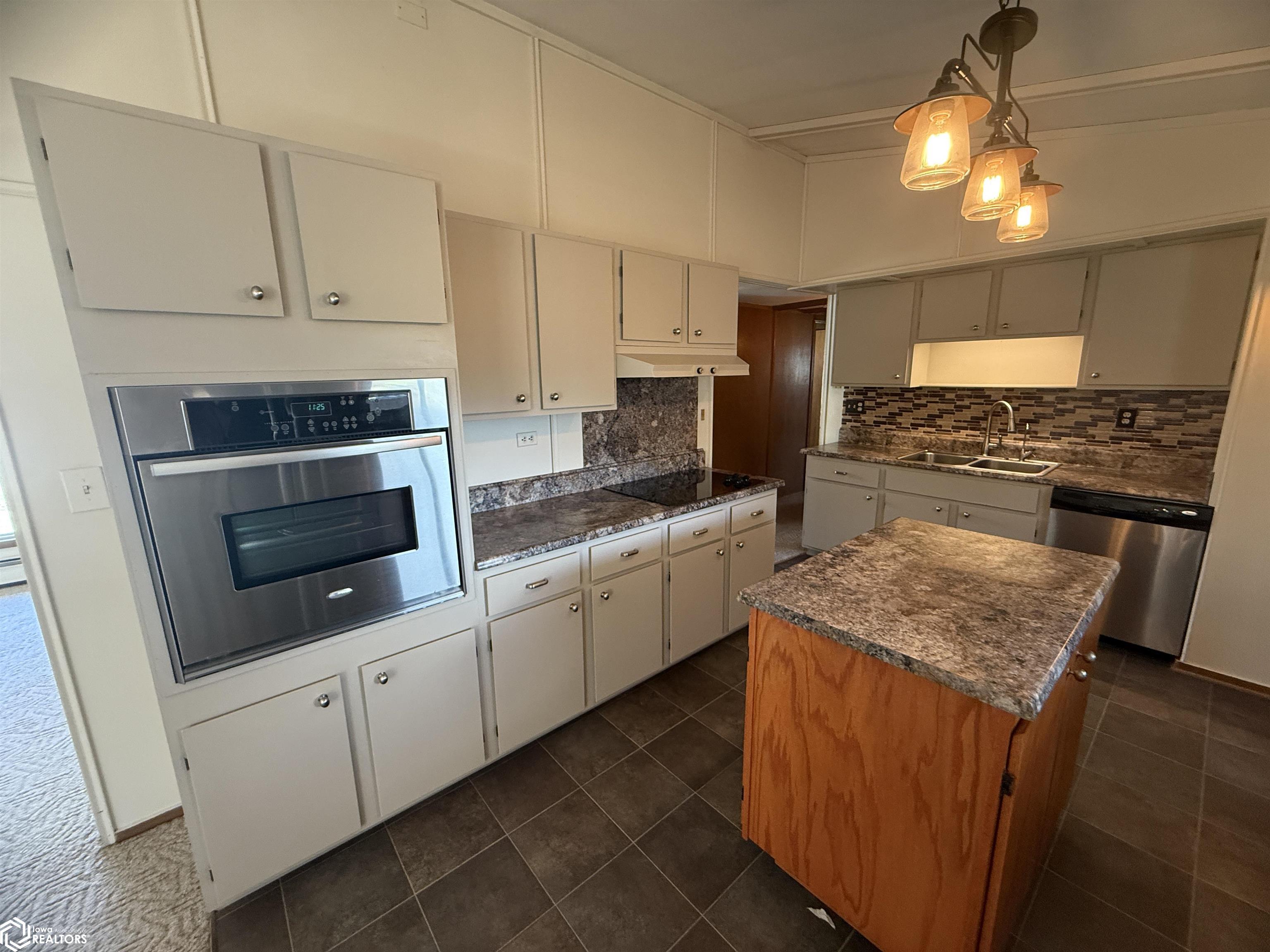 307 Grauer Road, Jefferson, Iowa image 9