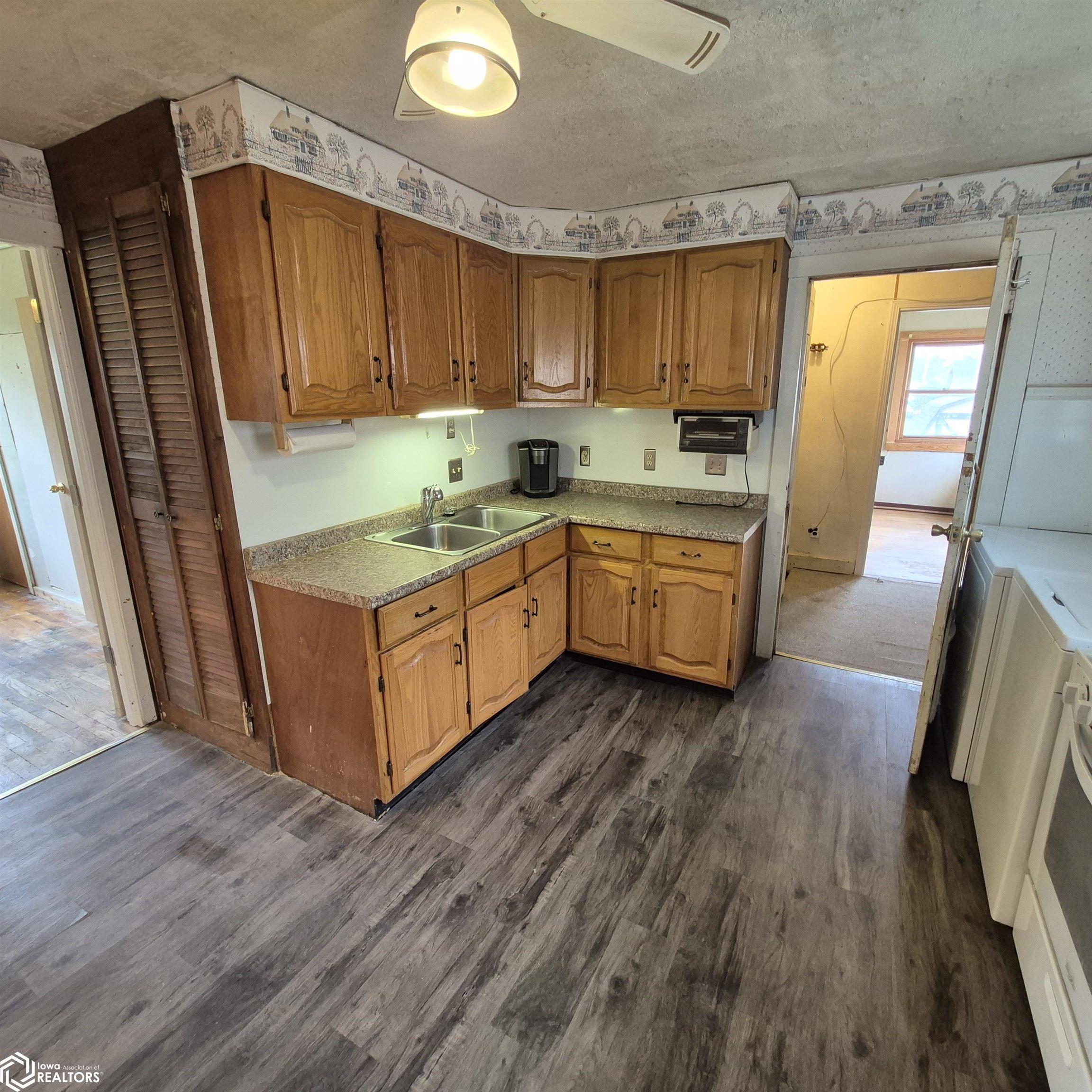 428 Osceola, Ottumwa, Iowa image 11
