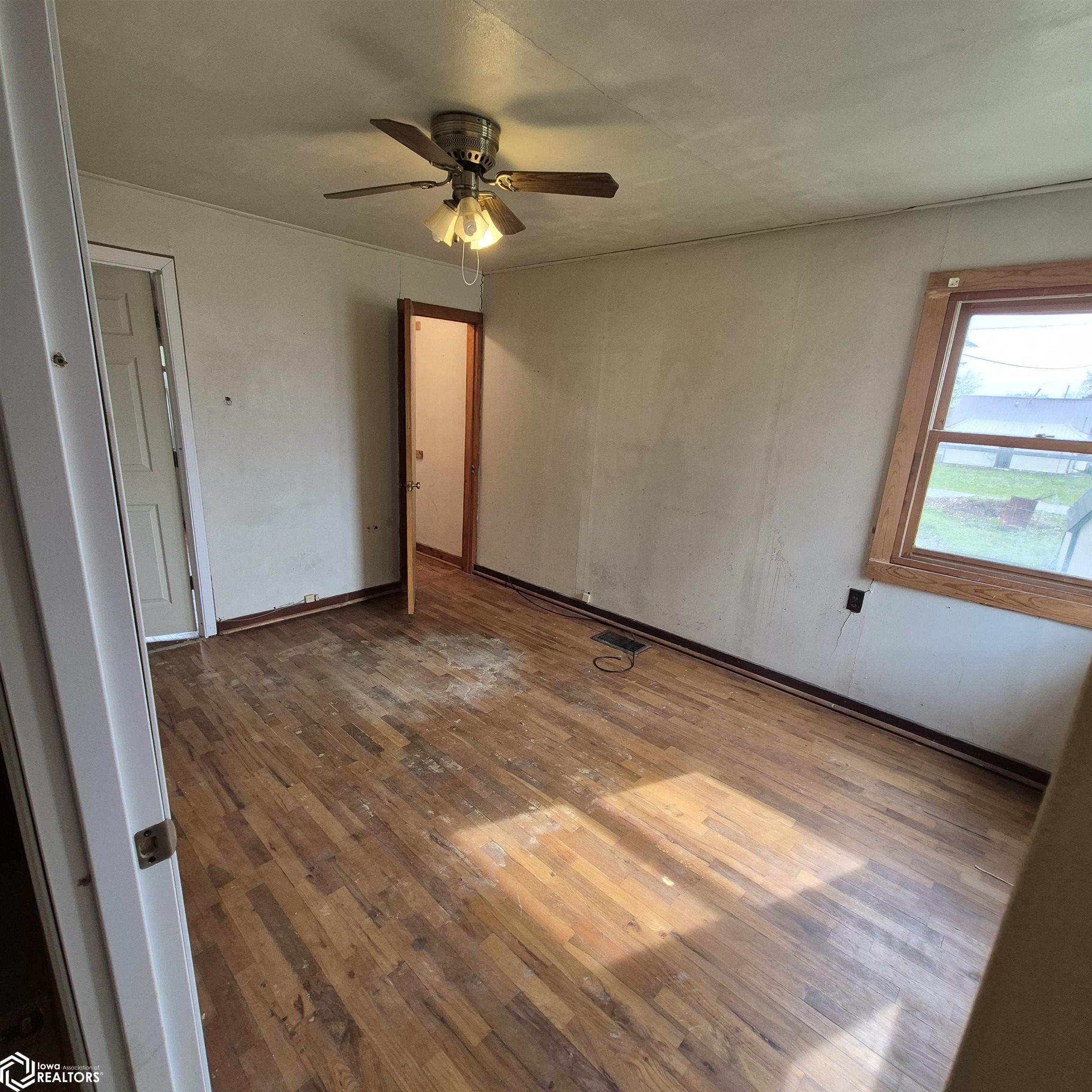 428 Osceola, Ottumwa, Iowa image 9