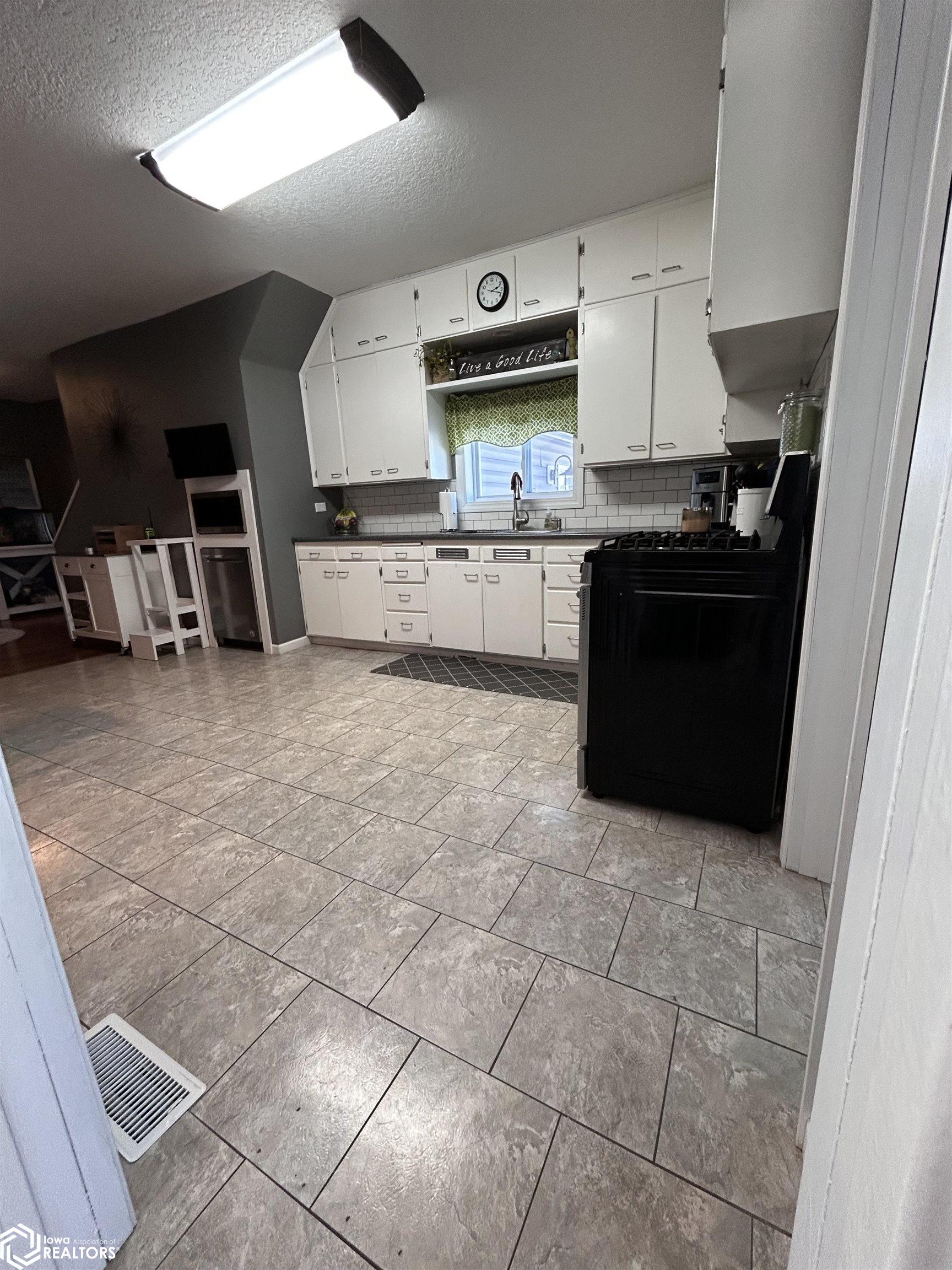 1212 Teneyck Avenue, Stratford, Iowa image 7