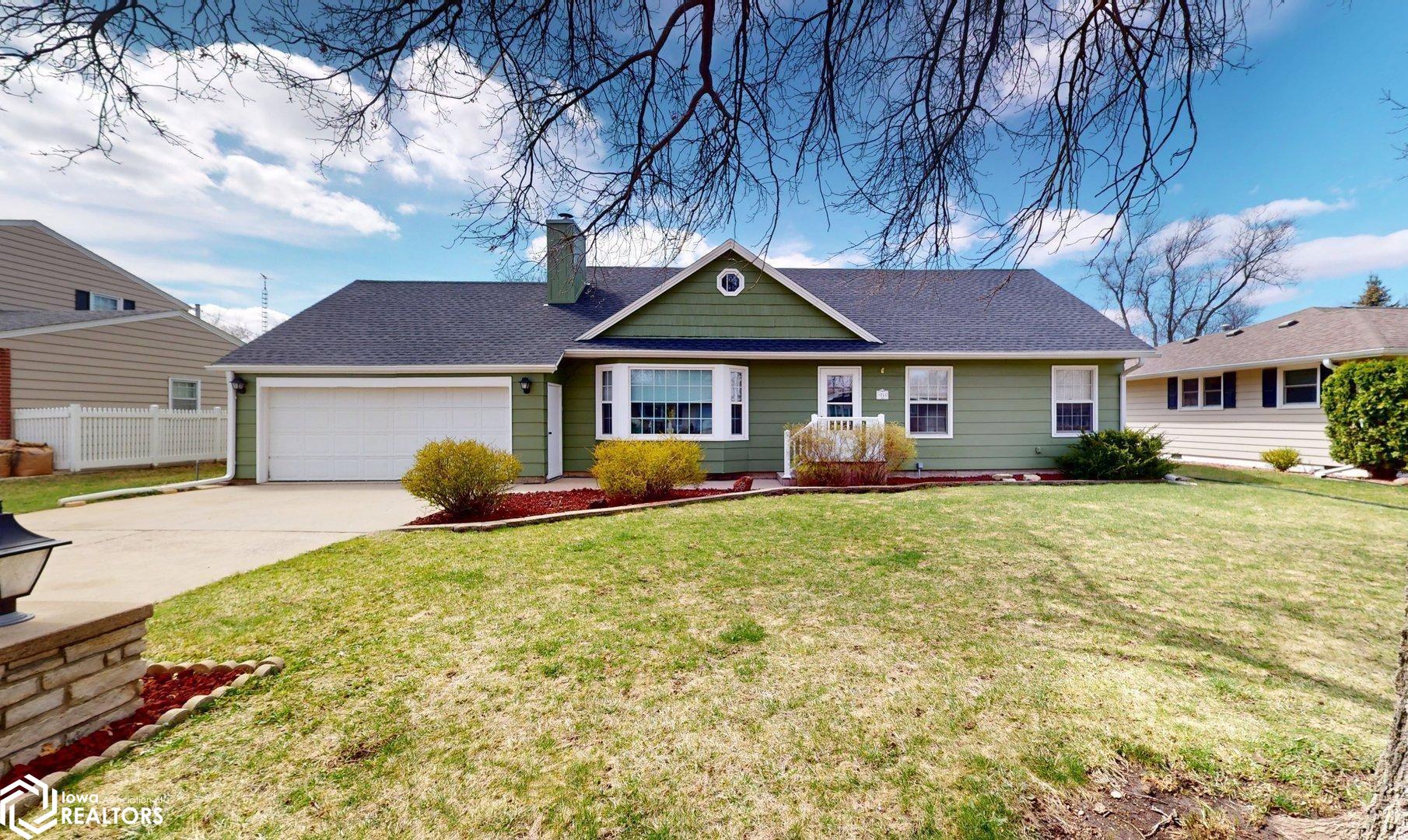 251 Parkridge Drive, Mason City, Iowa image 1