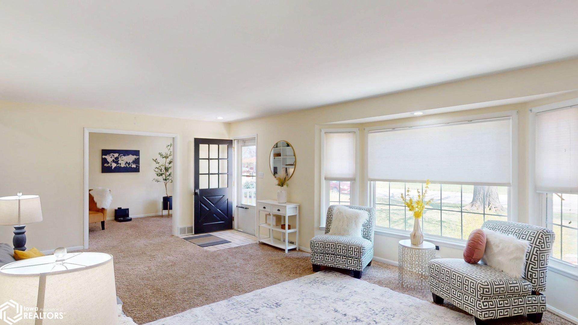 251 Parkridge Drive, Mason City, Iowa image 3
