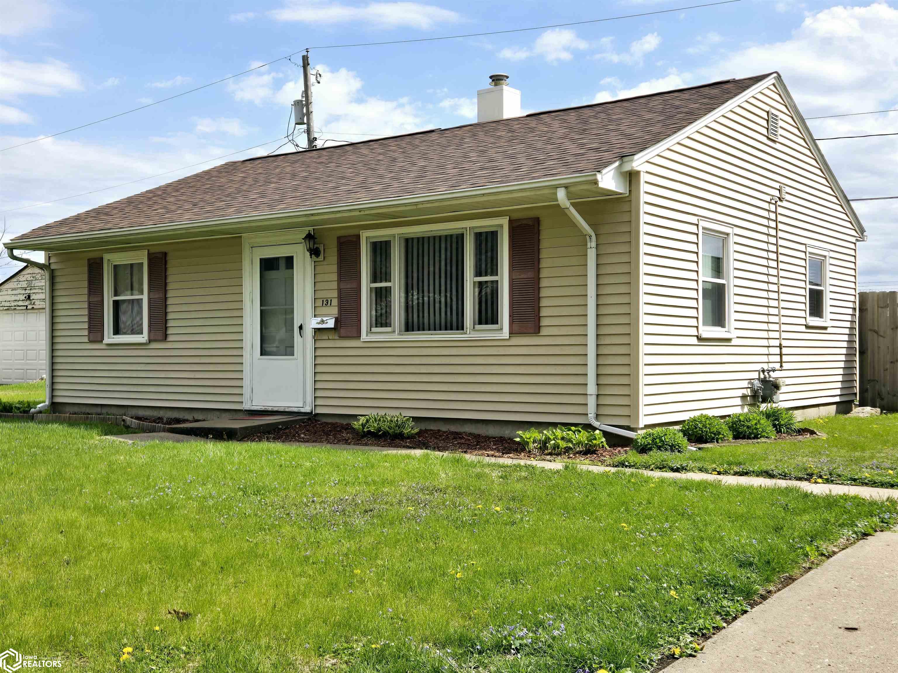 131 Windsor Circle, Burlington, Iowa image 1