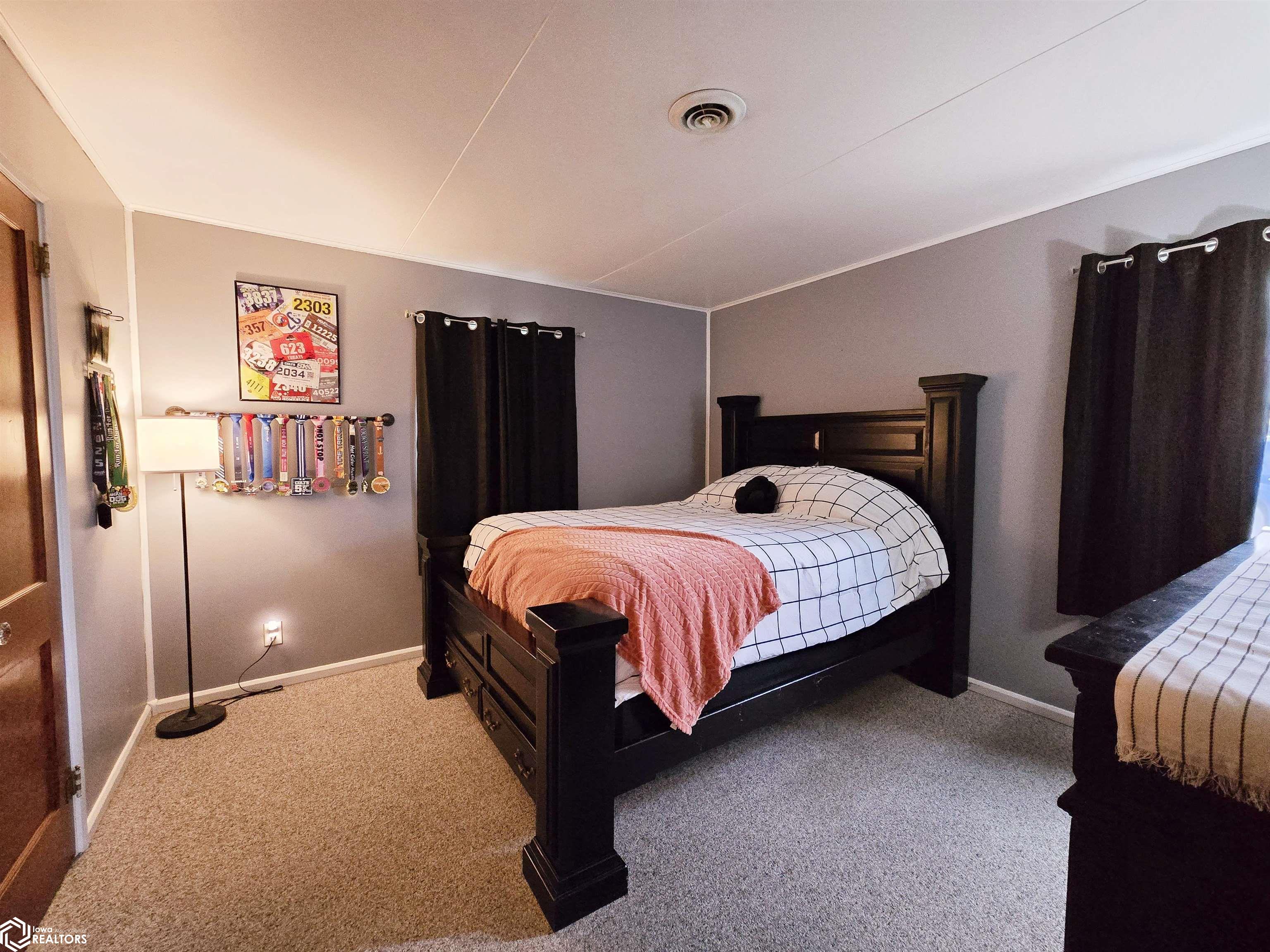 131 Windsor Circle, Burlington, Iowa image 6