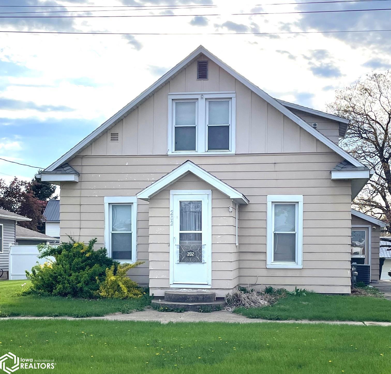 202 N 3rd Street, Montezuma, Iowa image 1