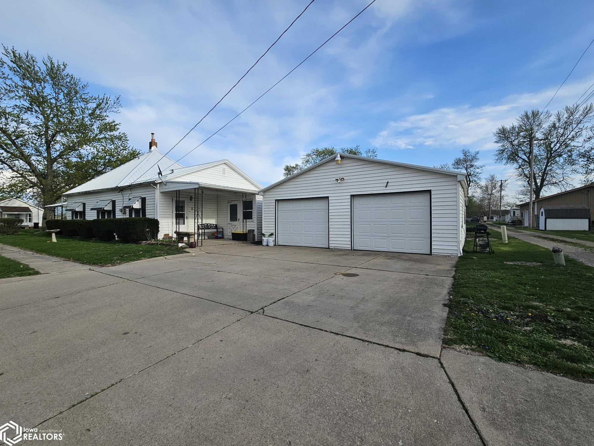 701 S Moore Street, Ottumwa, Iowa image 2