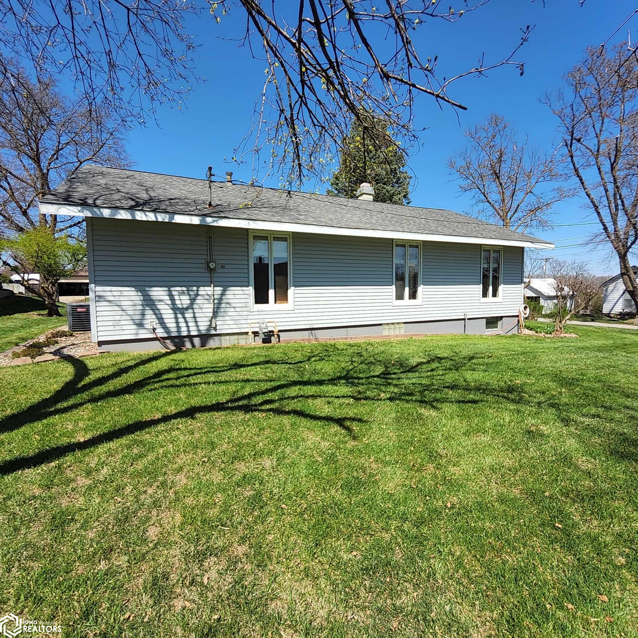 213 E Baker Street, Avoca, Iowa image 5