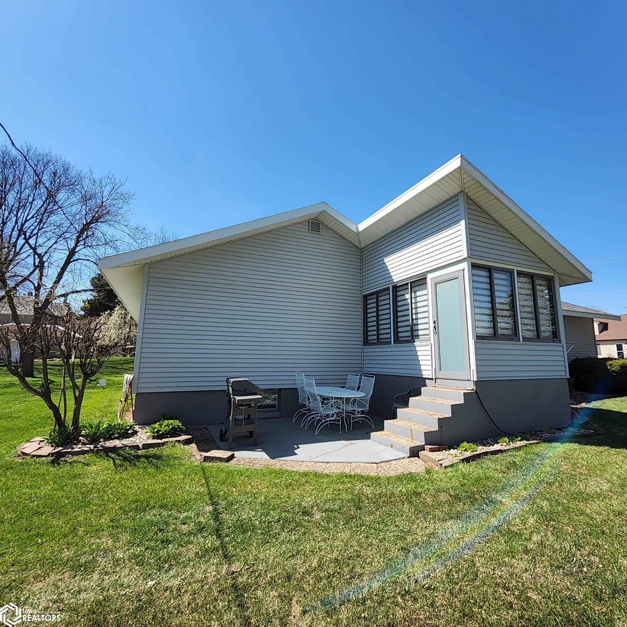 213 E Baker Street, Avoca, Iowa image 6
