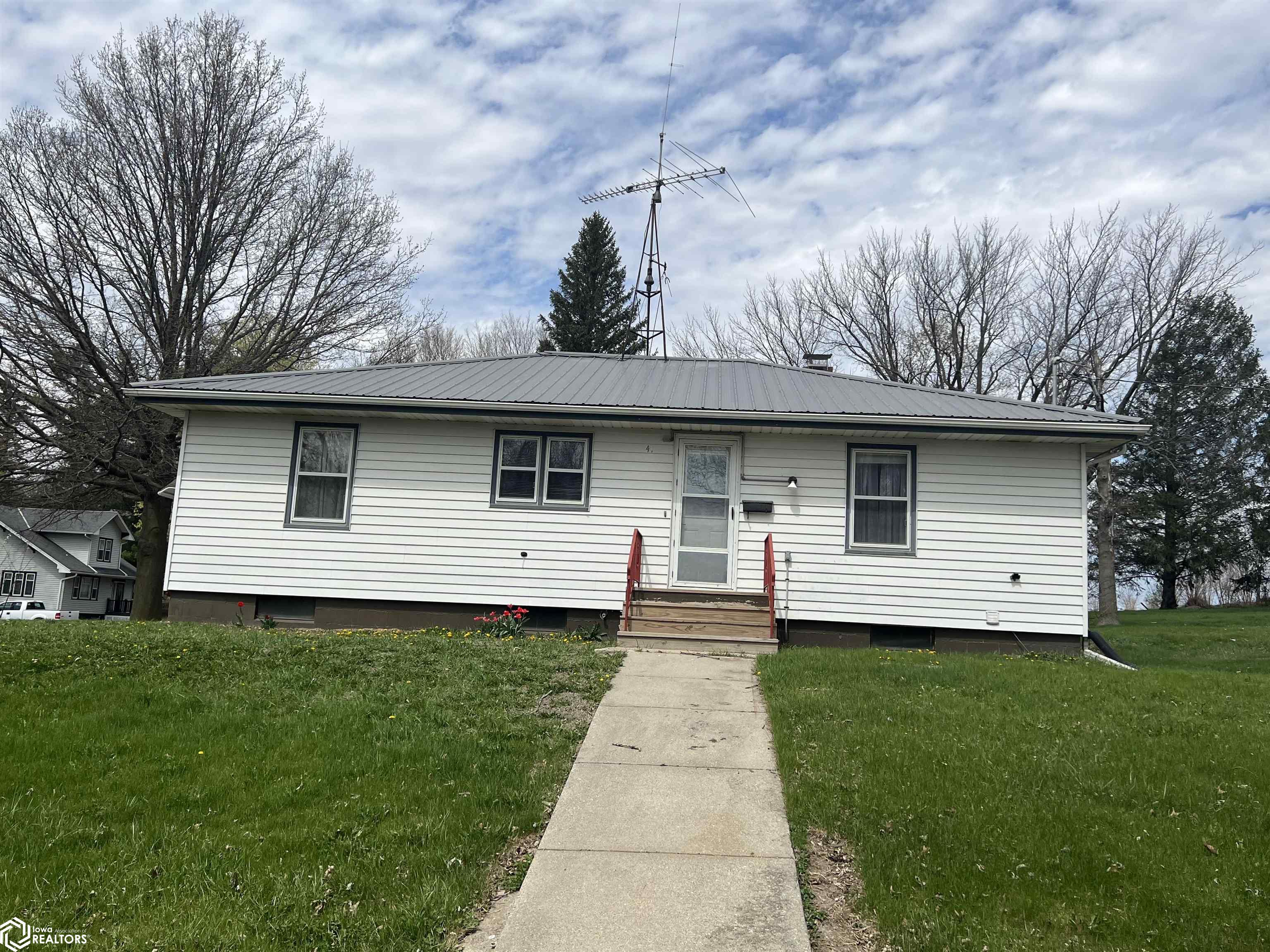 41 N Orange Street, Kiron, Iowa image 2