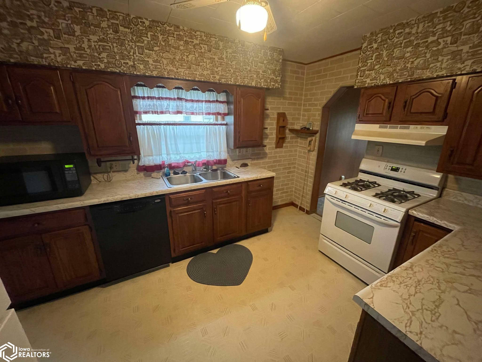 619 W Elm Street, Allerton, Iowa image 9