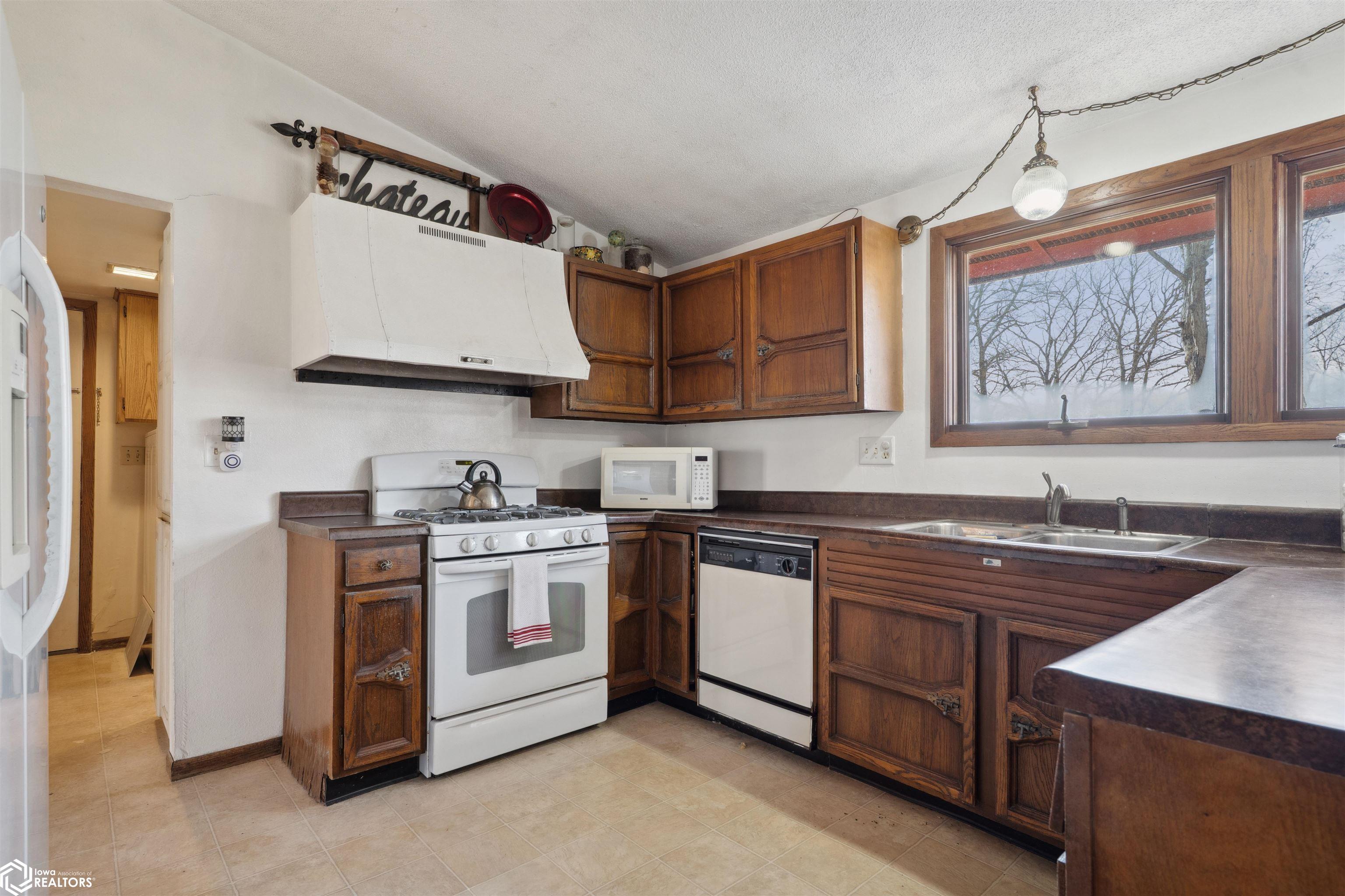 2169 330th St, New London, Iowa image 11