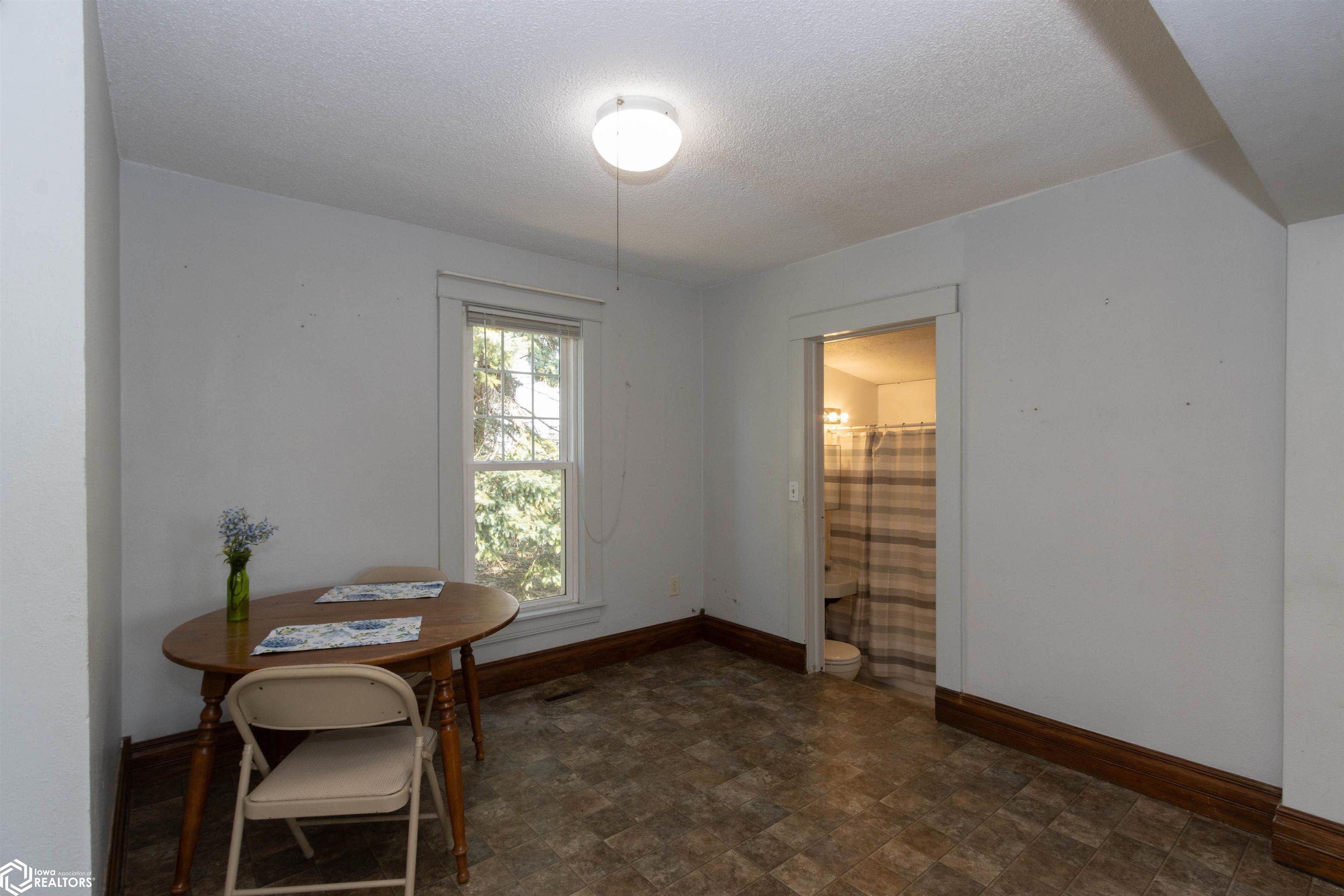 2640 Larch Avenue, Washington, Iowa image 11