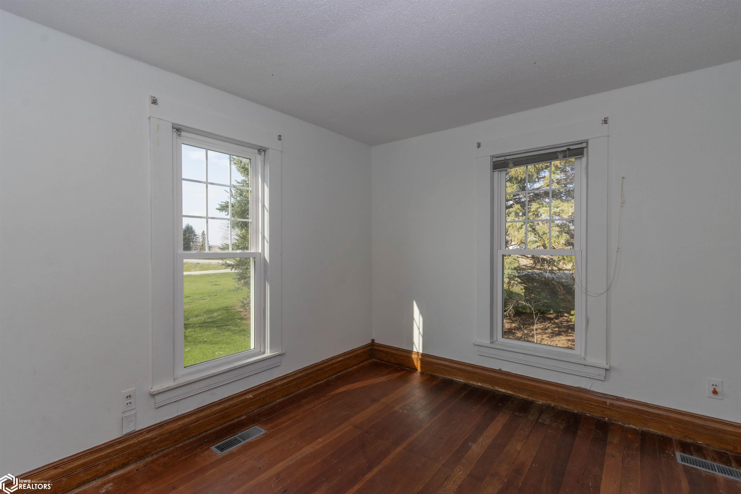 2640 Larch Avenue, Washington, Iowa image 16
