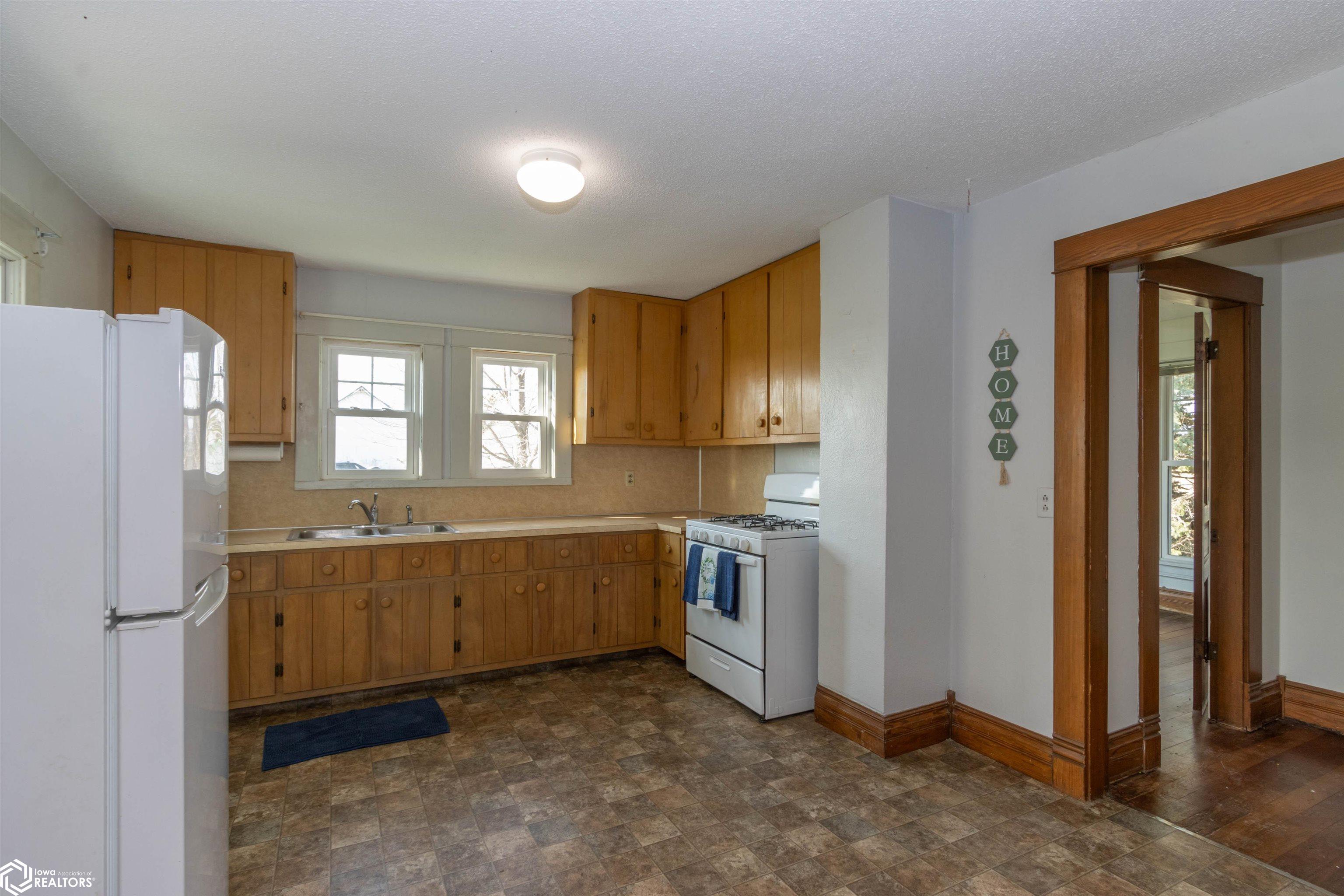 2640 Larch Avenue, Washington, Iowa image 7