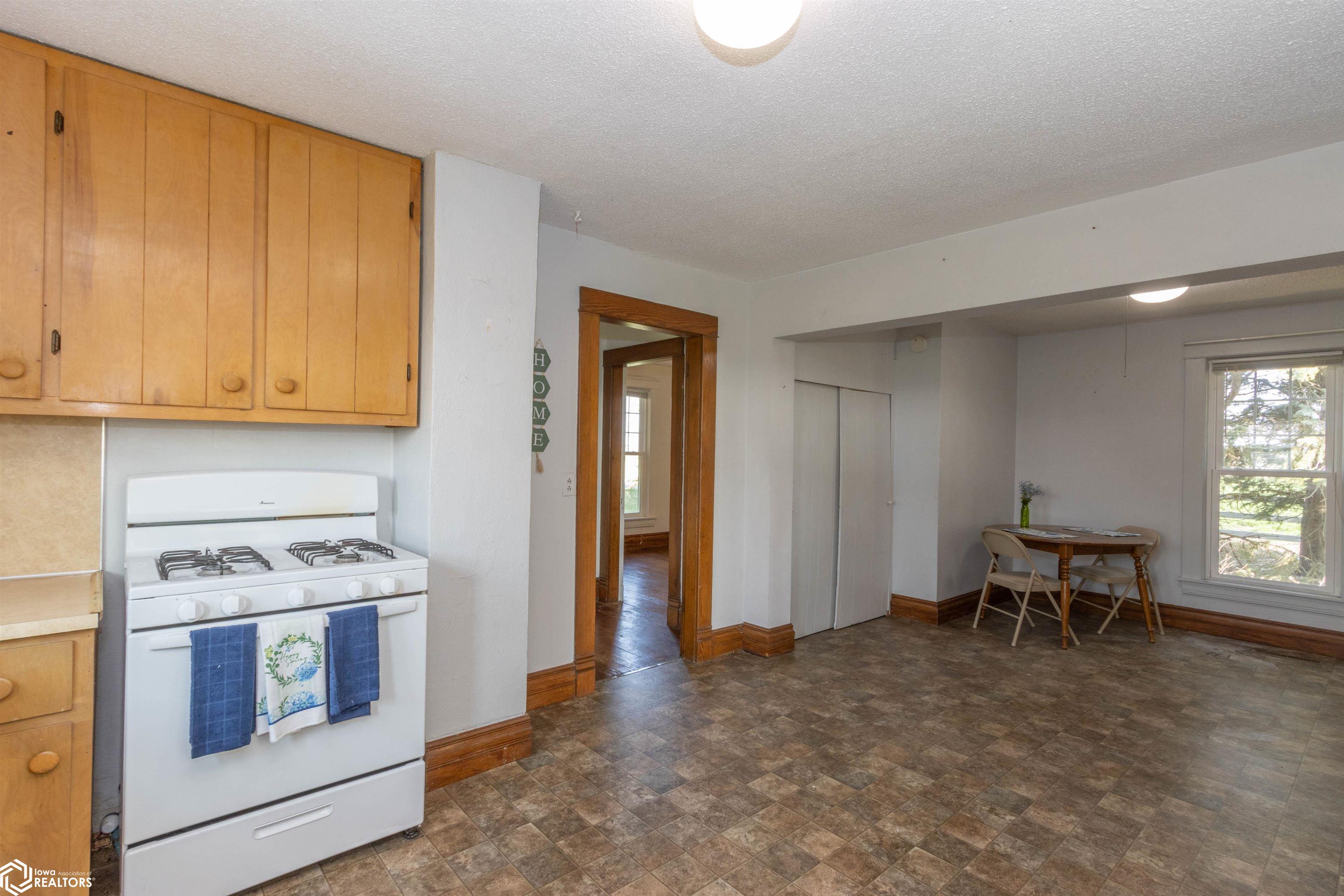 2640 Larch Avenue, Washington, Iowa image 9