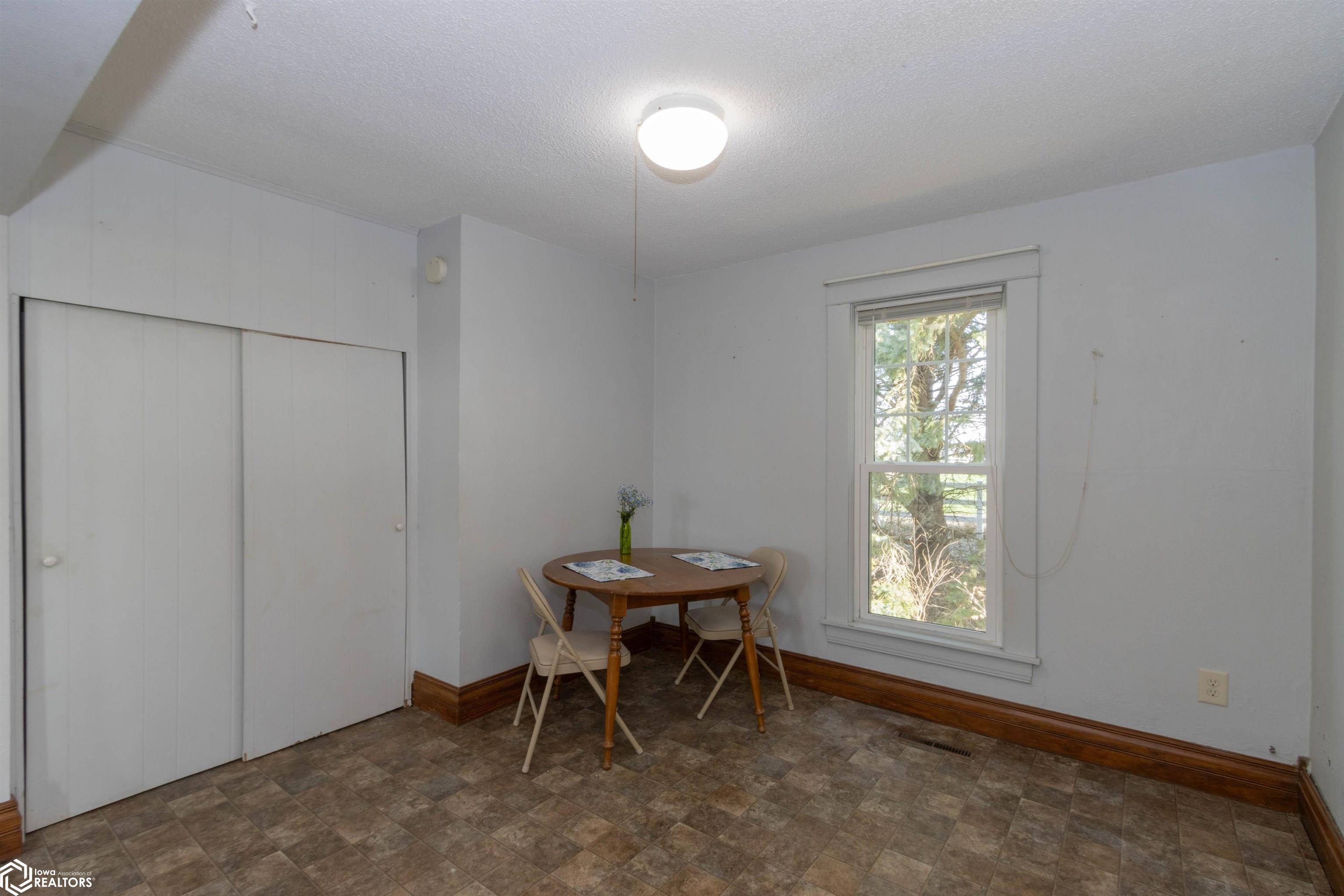 2640 Larch Avenue, Washington, Iowa image 10
