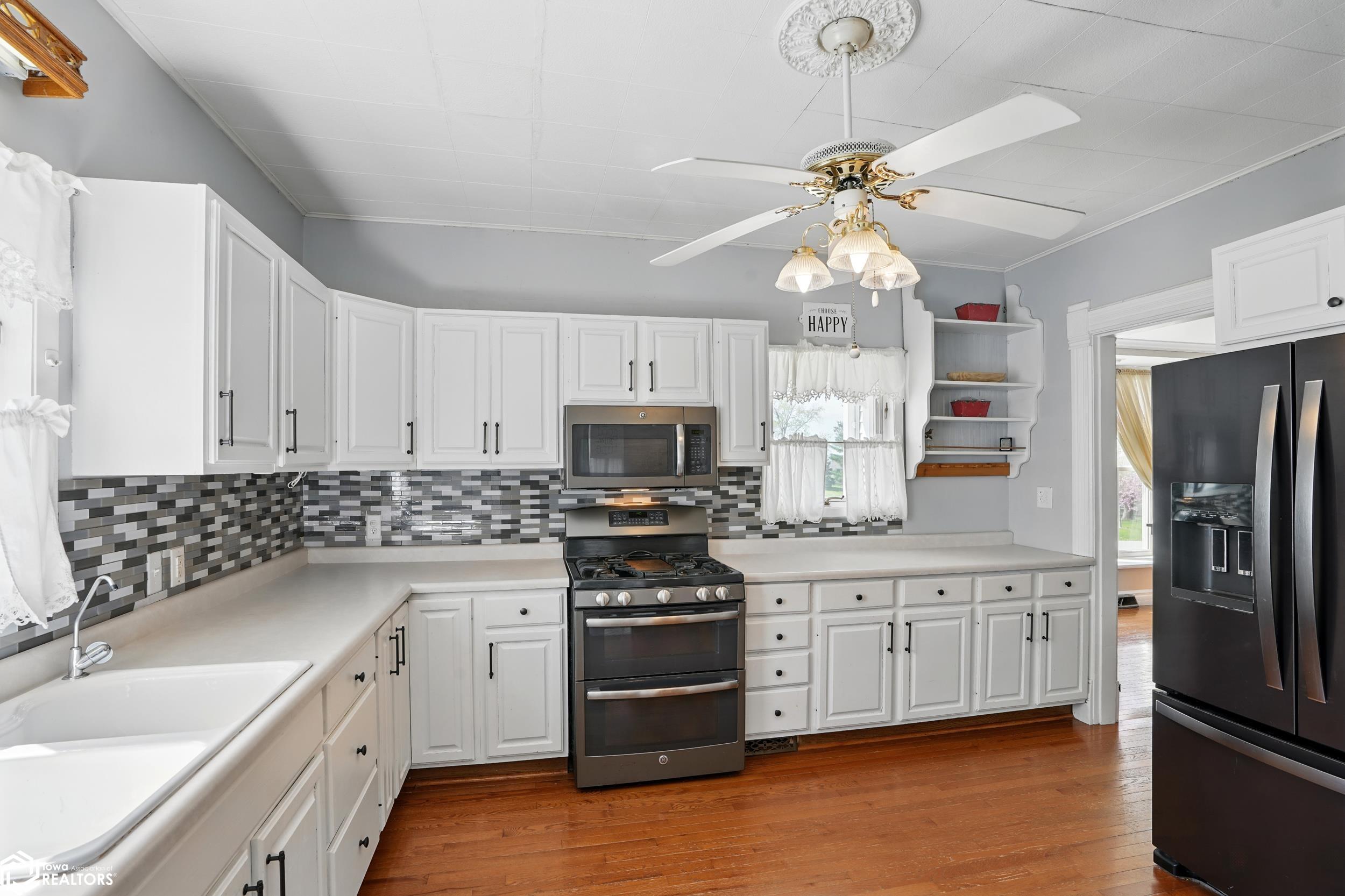 302 E Main St, Wayland, Iowa image 13