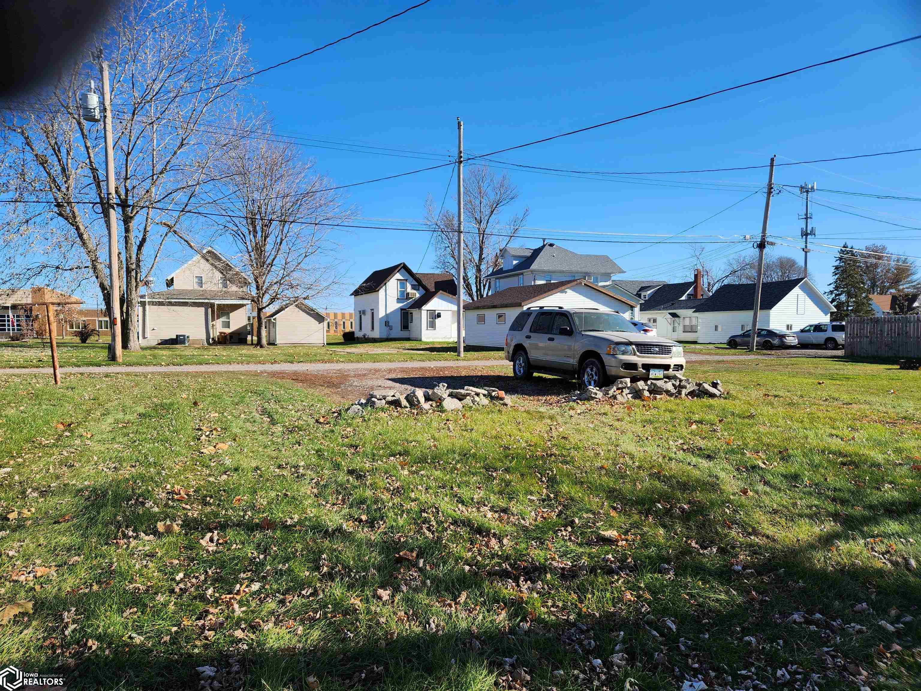 1016 Pearl Street, Grinnell, Iowa image 2