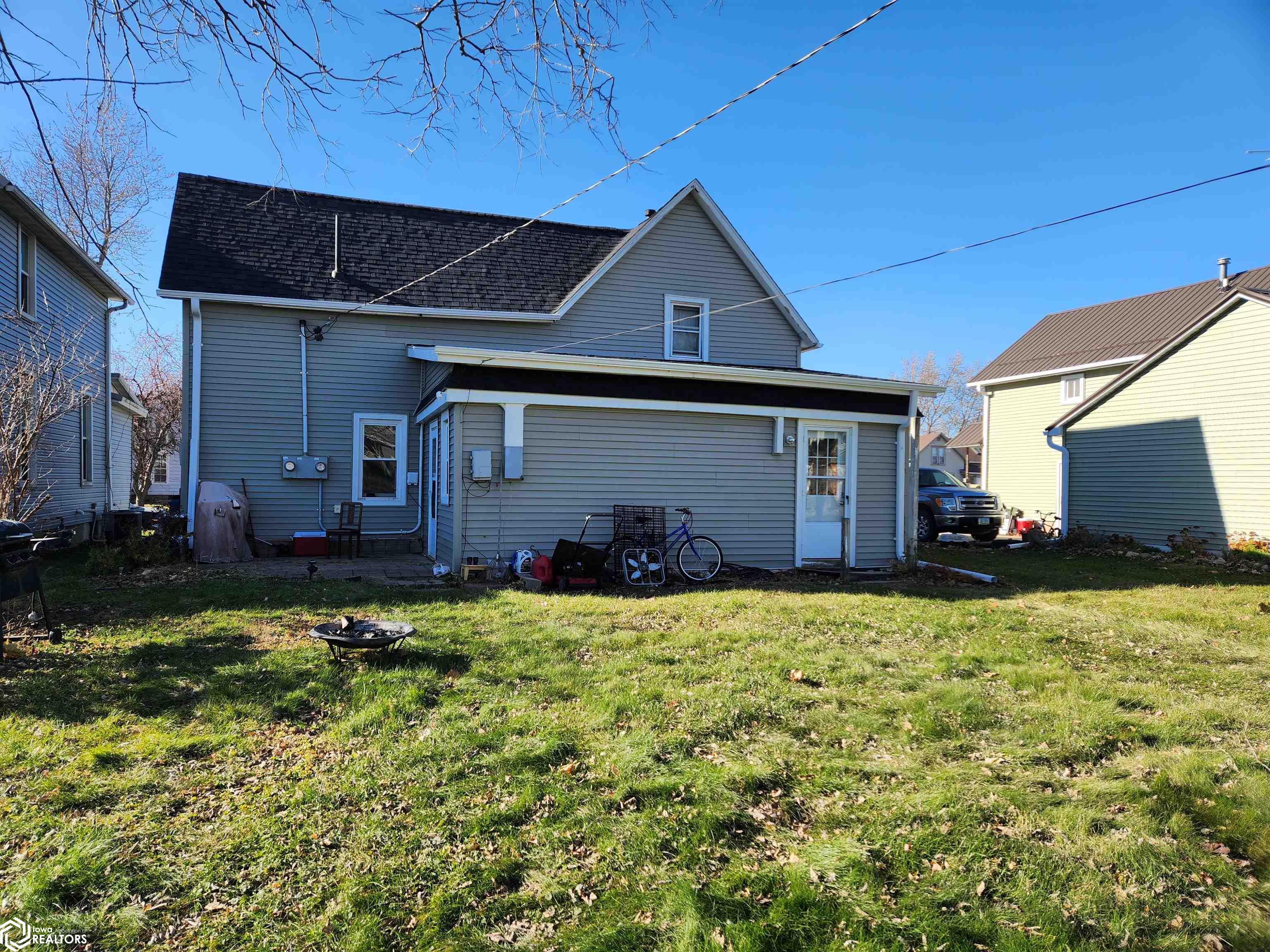1016 Pearl Street, Grinnell, Iowa image 4