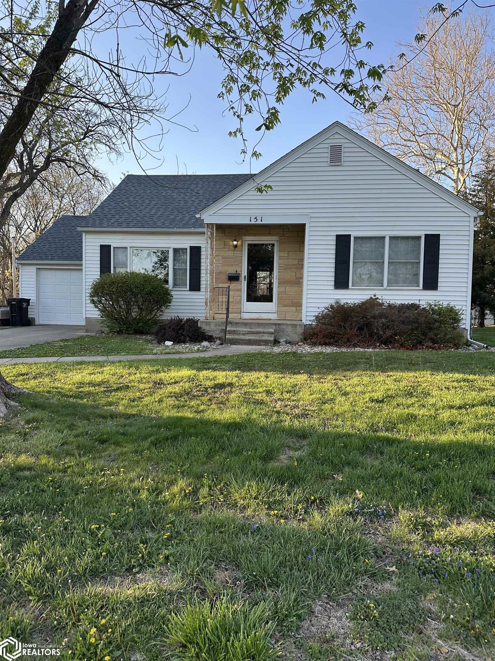 151 W Alta Vista Street, Ottumwa, Iowa image 2