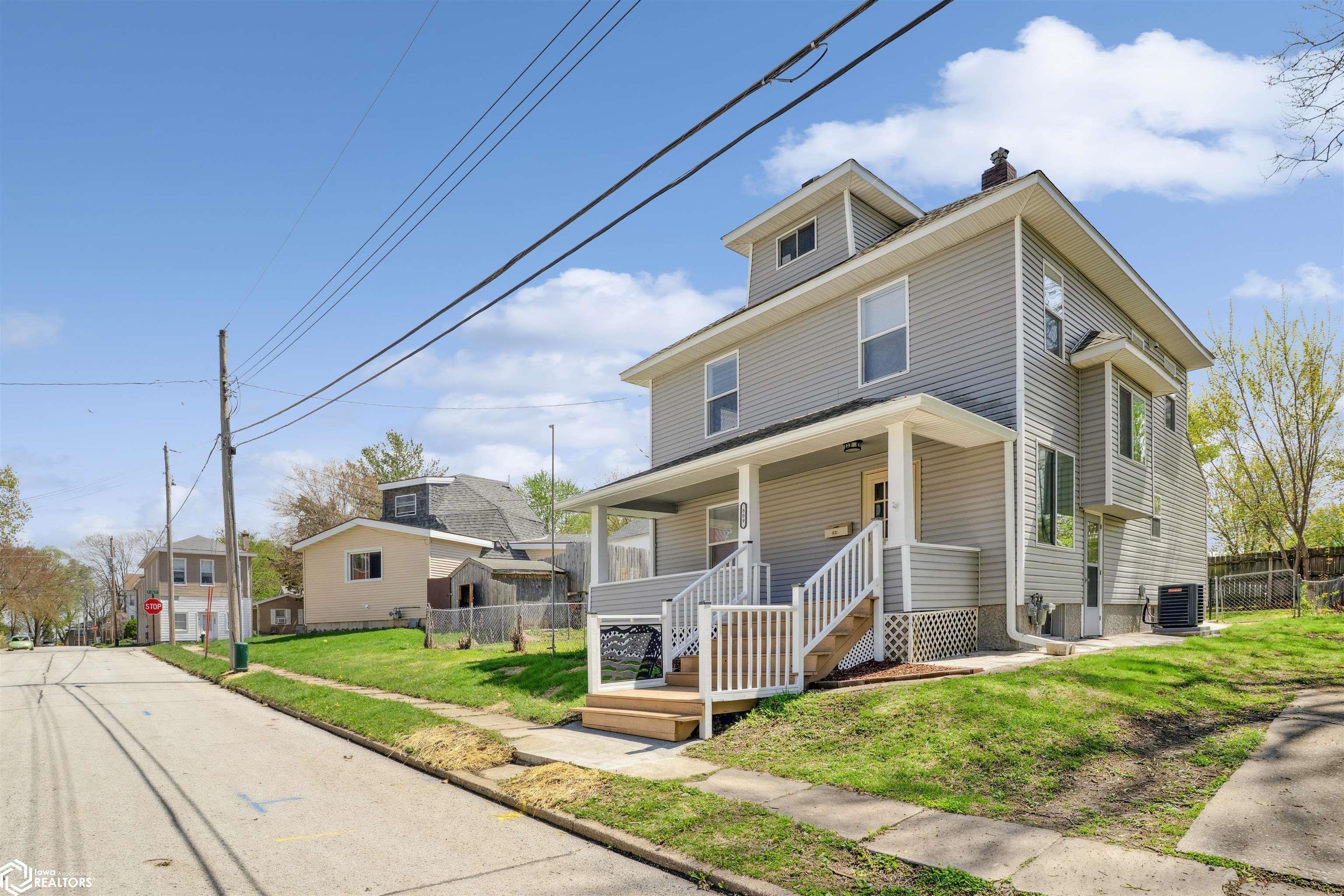 809 Sycamore Street, Burlington, Iowa image 2