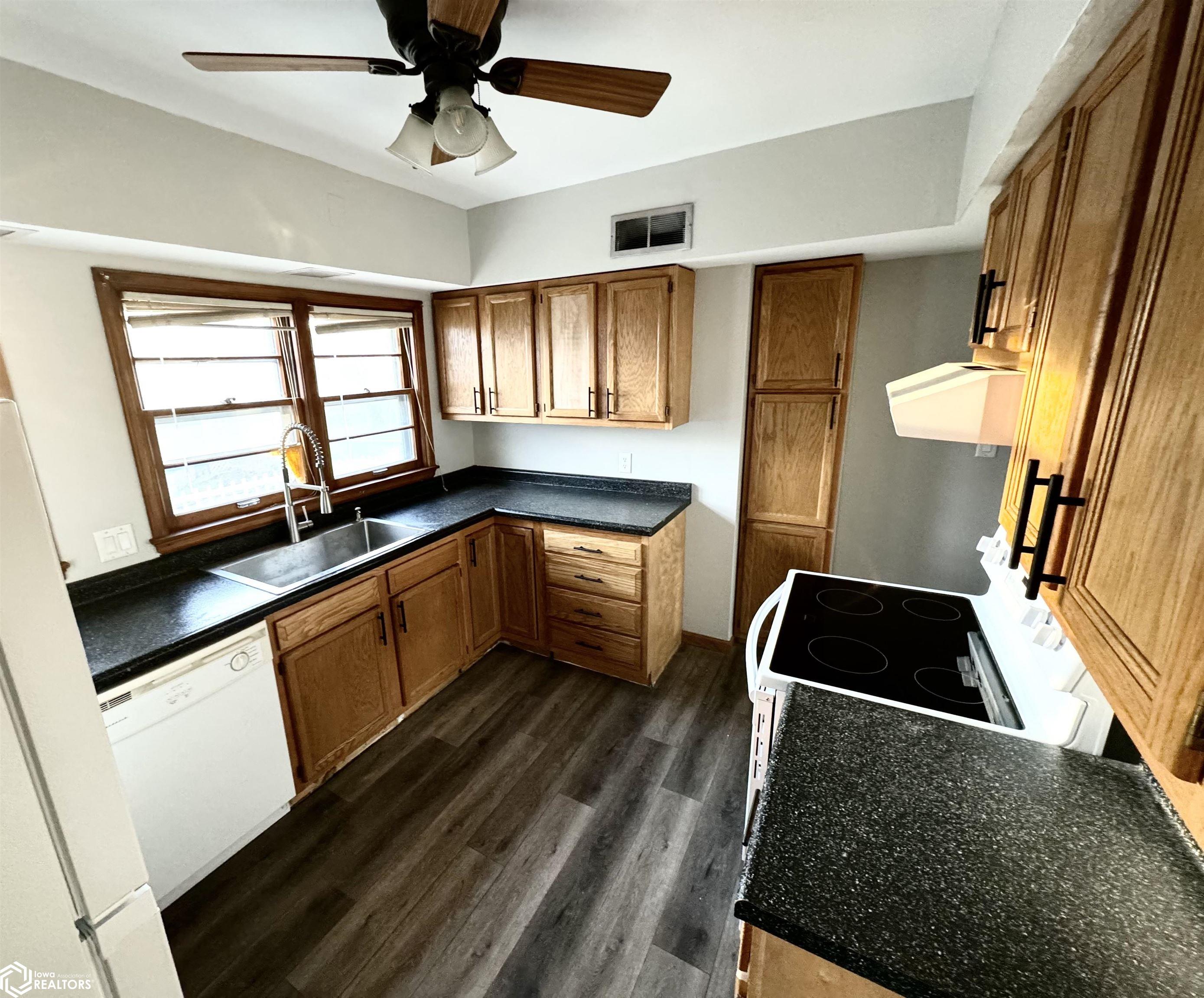 314 N 16th Street, Marshalltown, Iowa image 3