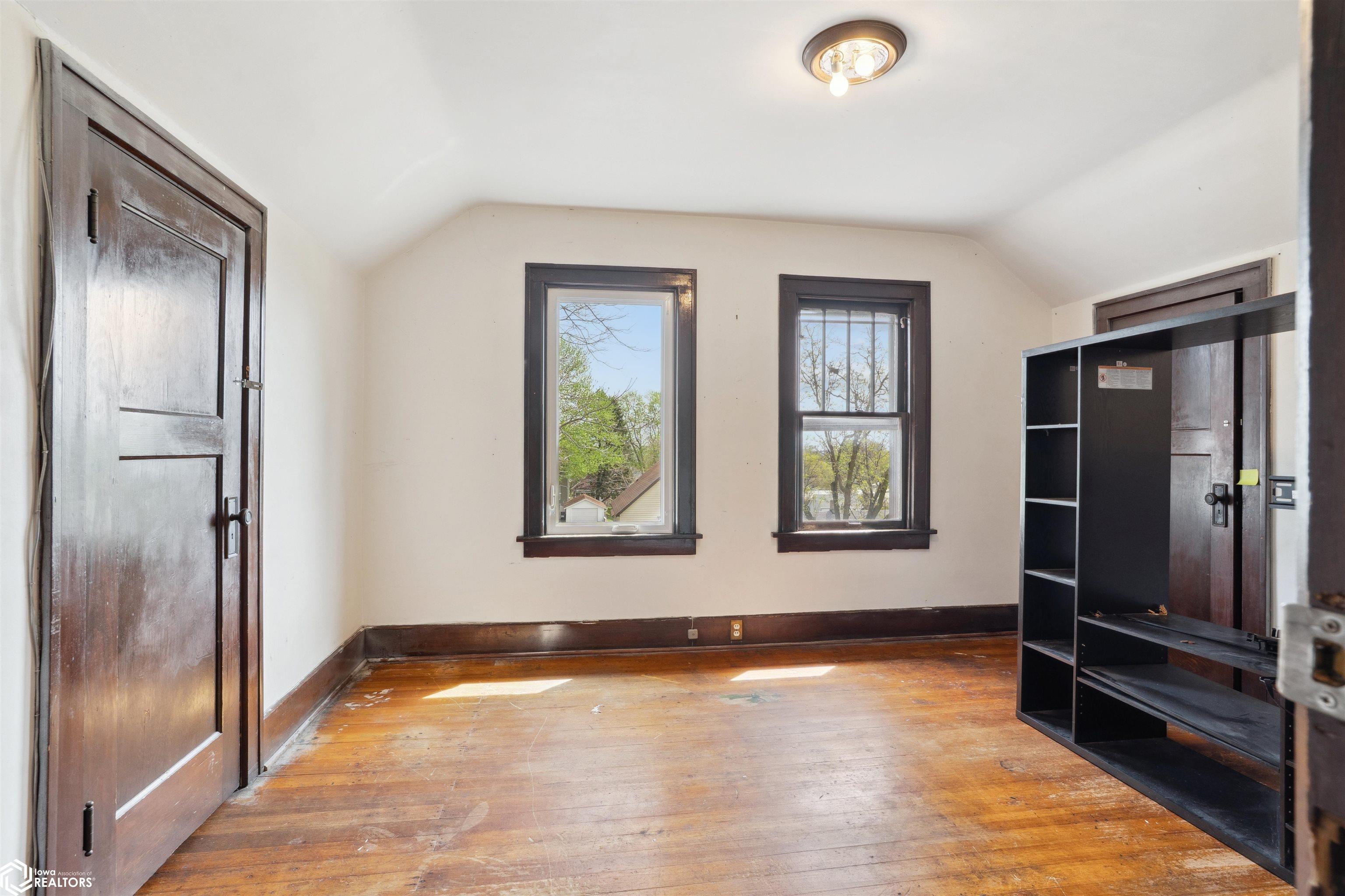 519 S 8th Street, Burlington, Iowa image 16