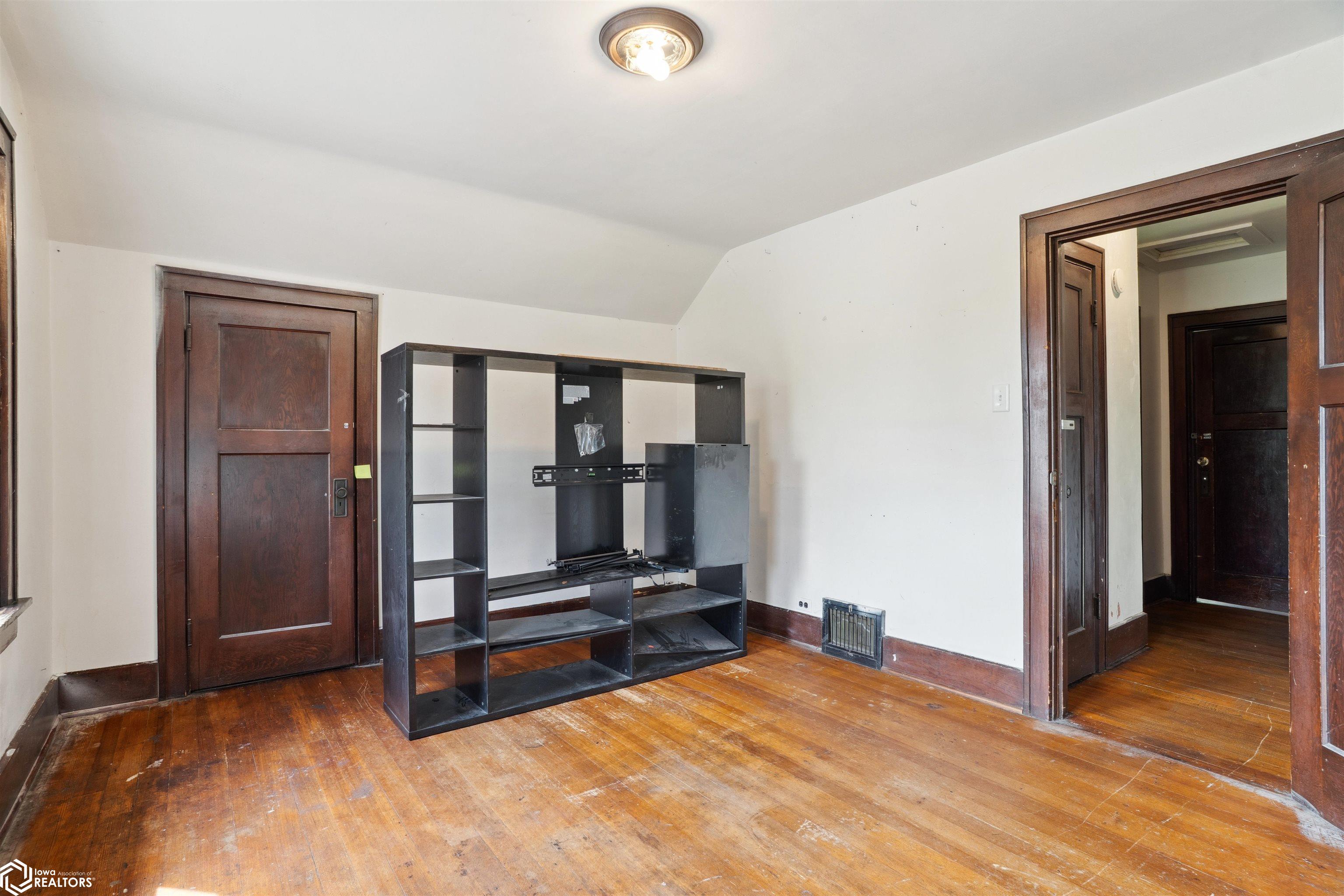 519 S 8th Street, Burlington, Iowa image 17