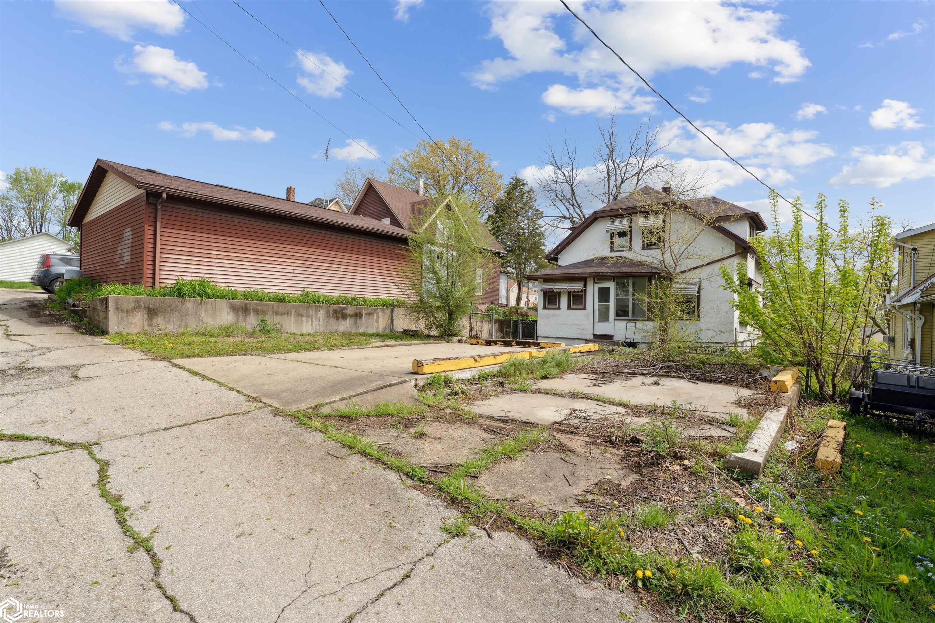 519 S 8th Street, Burlington, Iowa image 24