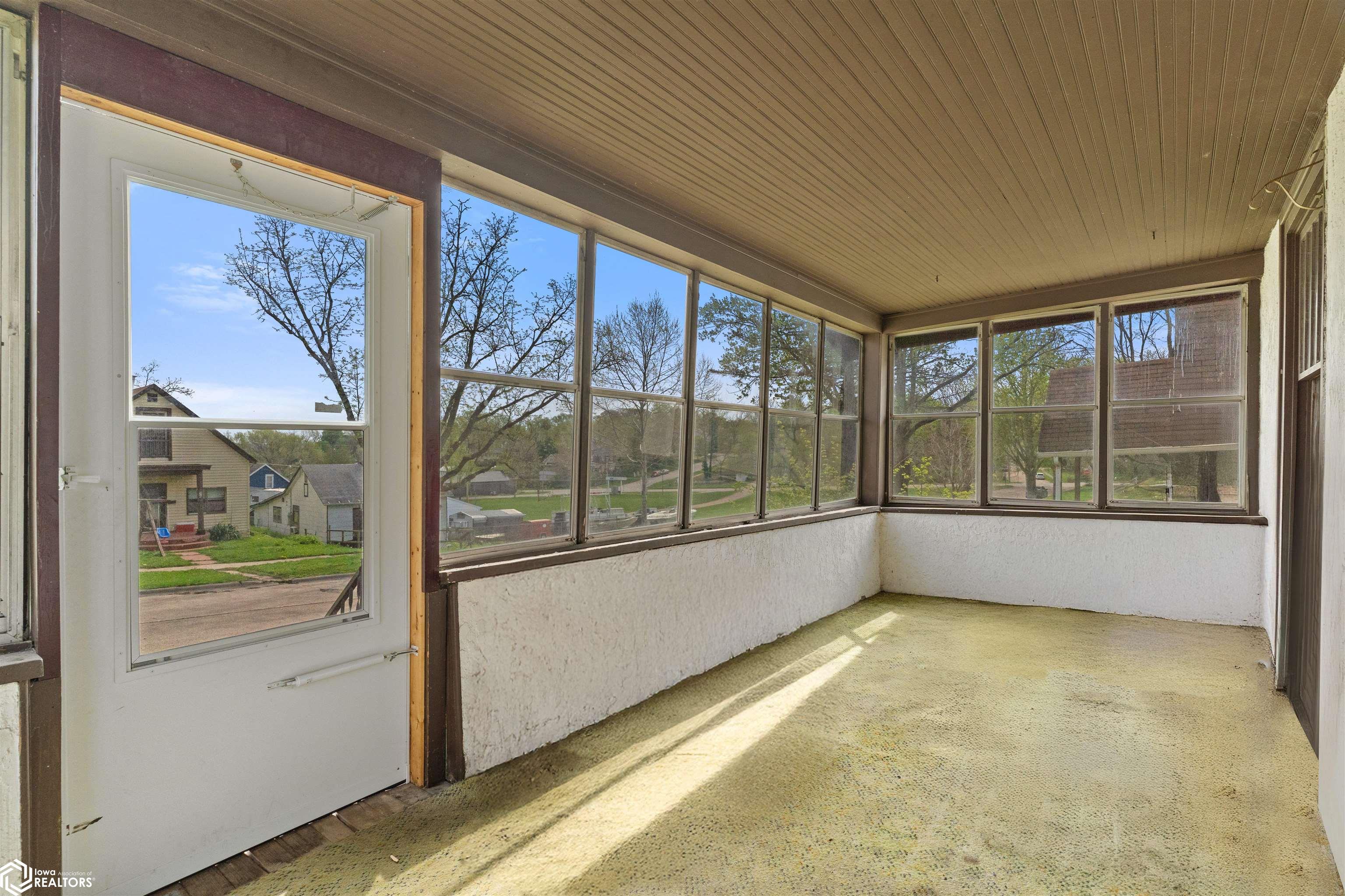 519 S 8th Street, Burlington, Iowa image 4