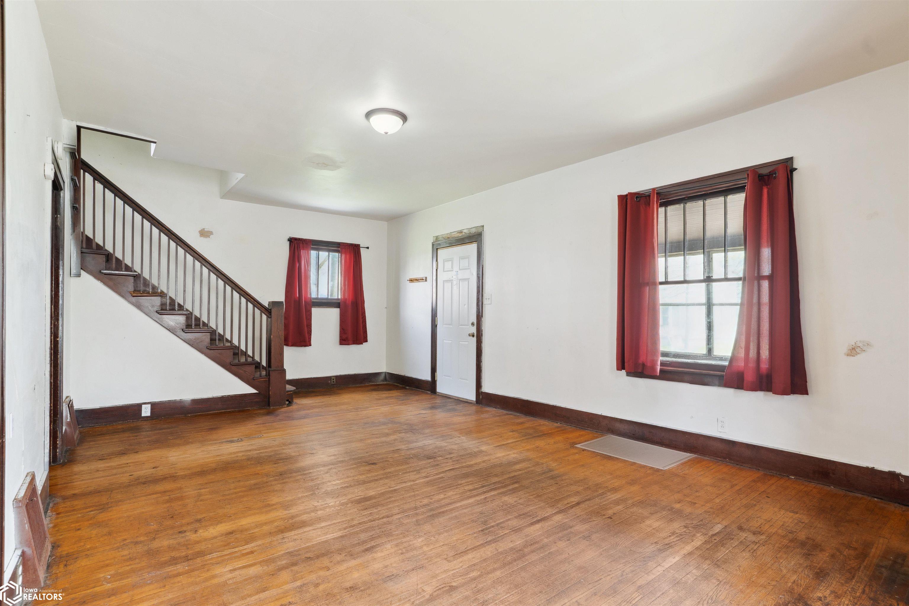 519 S 8th Street, Burlington, Iowa image 5