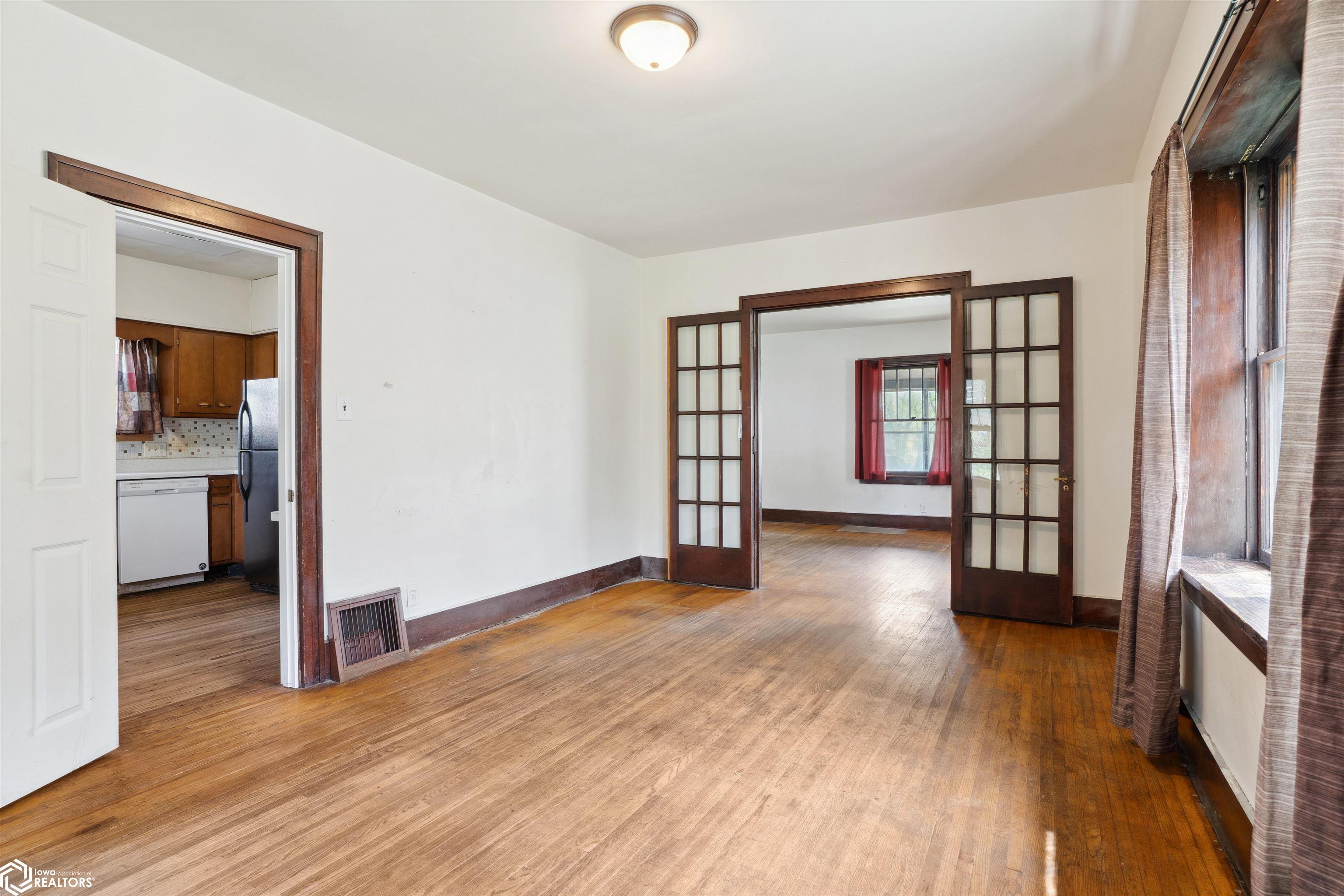 519 S 8th Street, Burlington, Iowa image 9