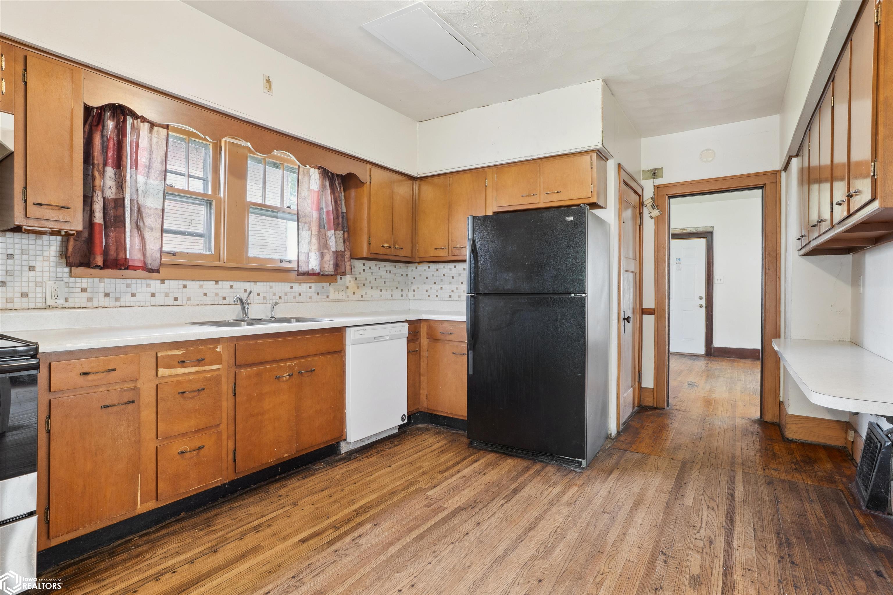 519 S 8th Street, Burlington, Iowa image 10