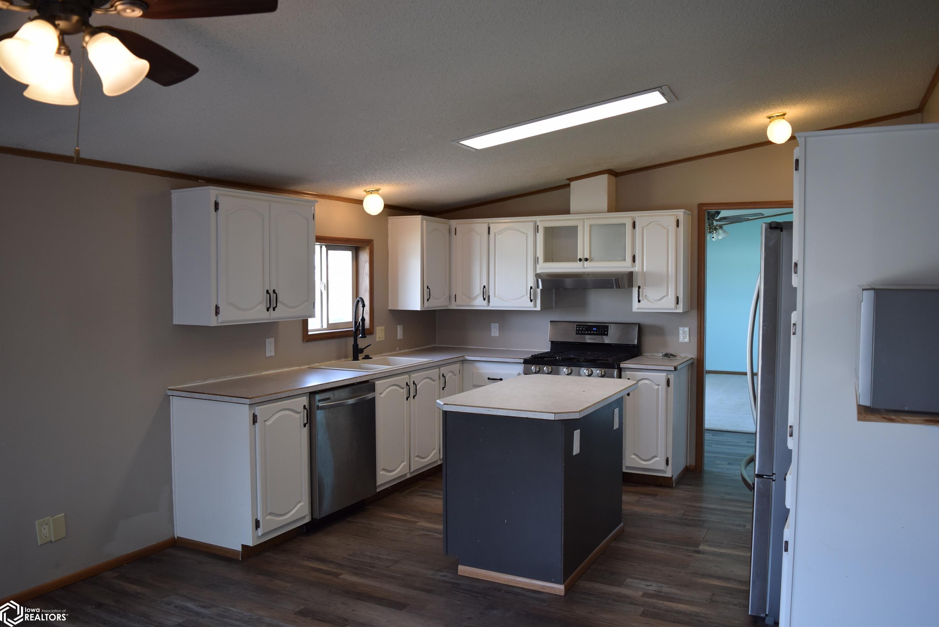 1743 346th Avenue, Wever, Iowa image 4