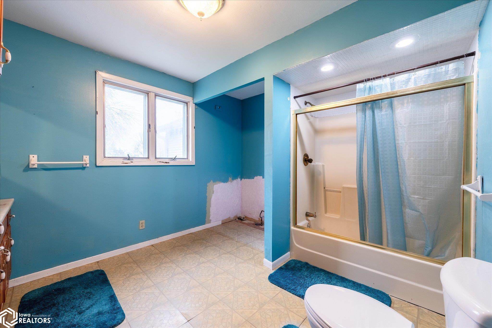 Looking NE into the main level bathroom.