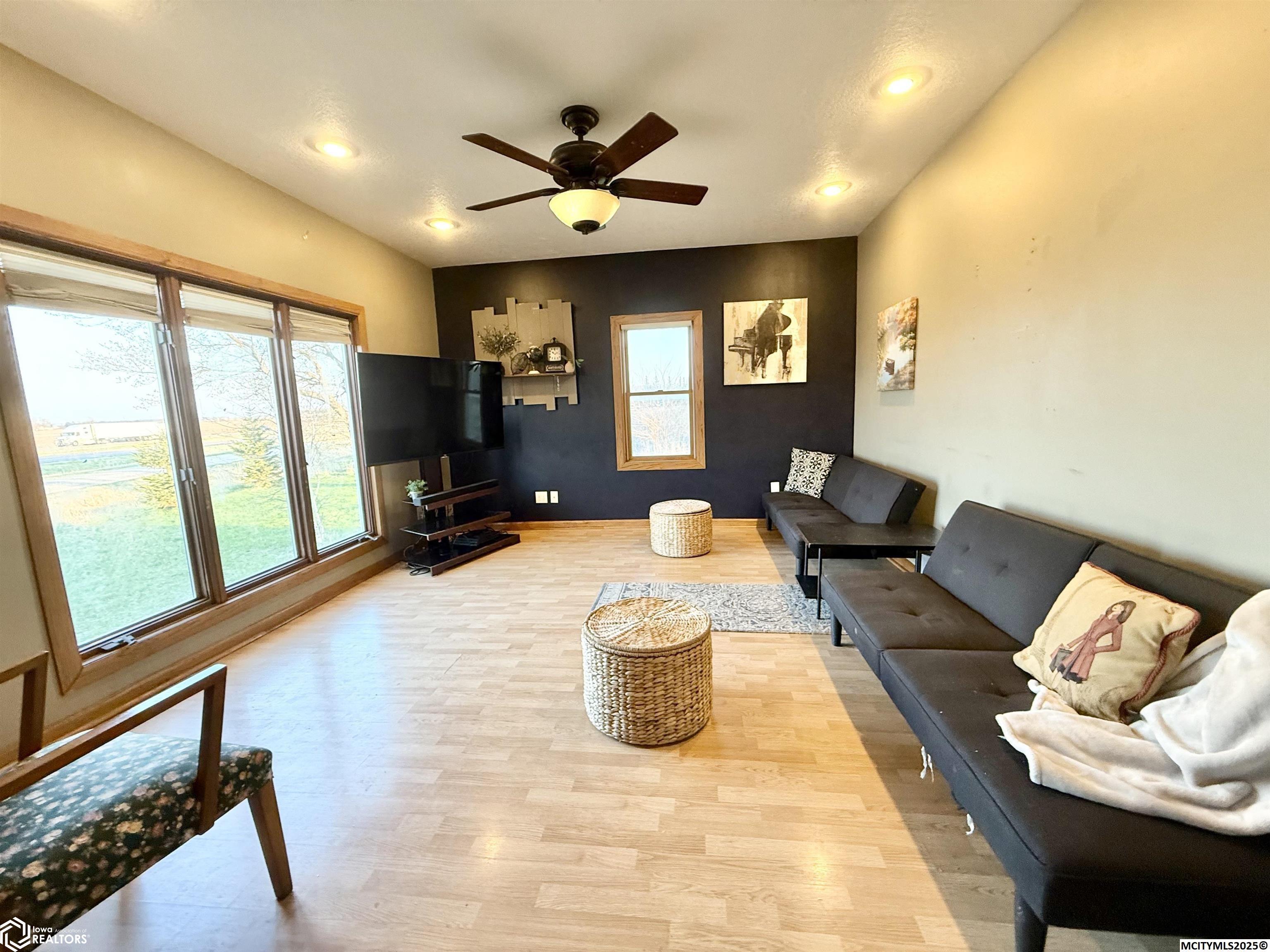 14742 Hickory Avenue, Clear Lake, Iowa image 4