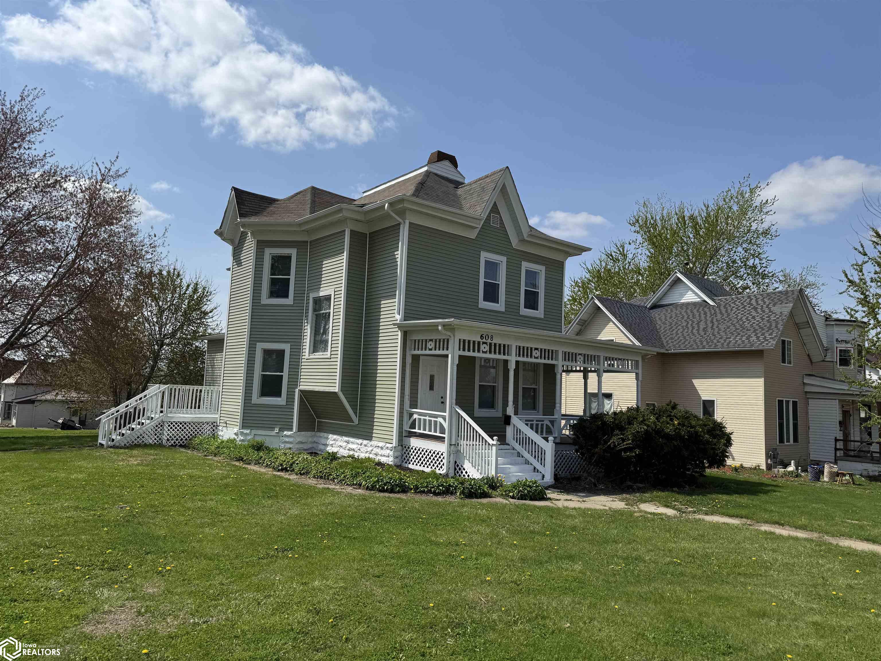 608 S Church Street, Toledo, Iowa image 2