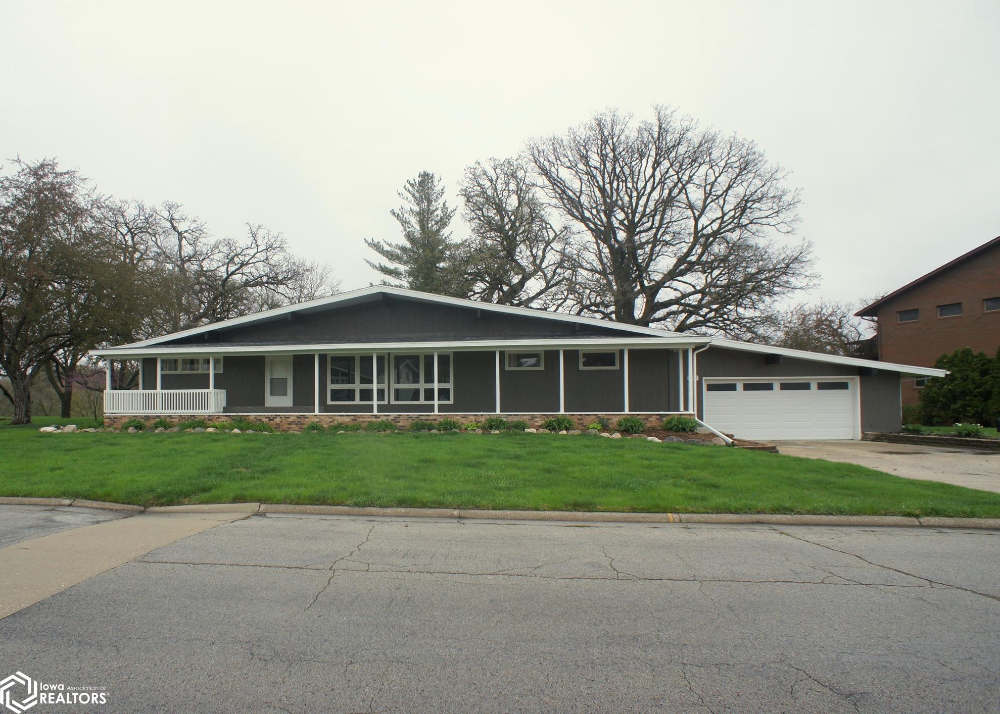 713 White Post Drive, Webster City, Iowa image 1