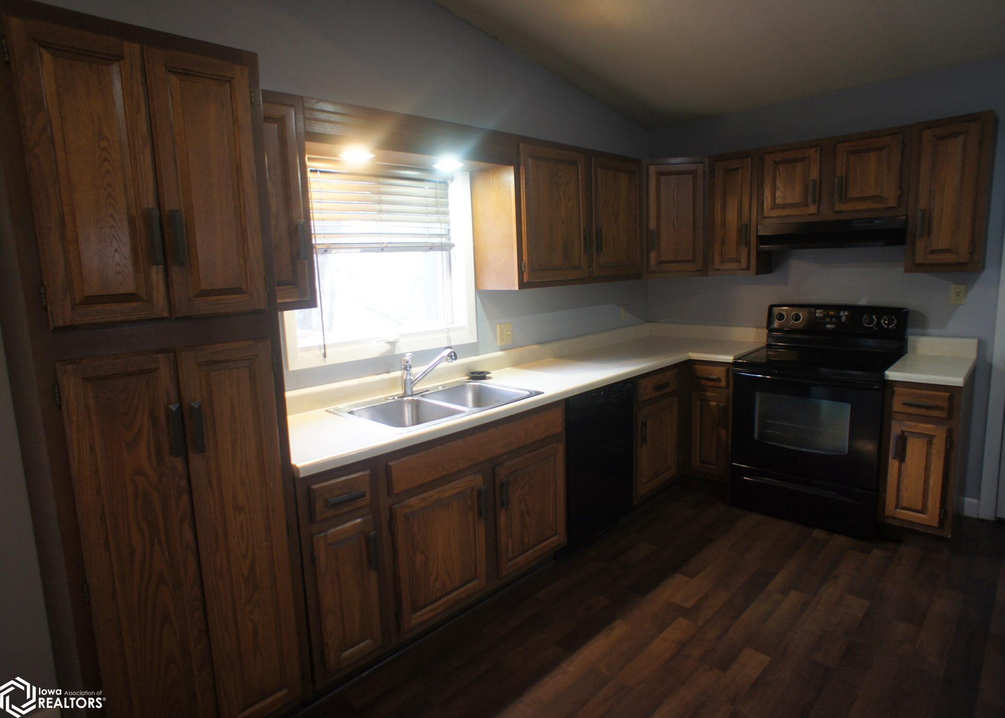 713 White Post Drive, Webster City, Iowa image 8
