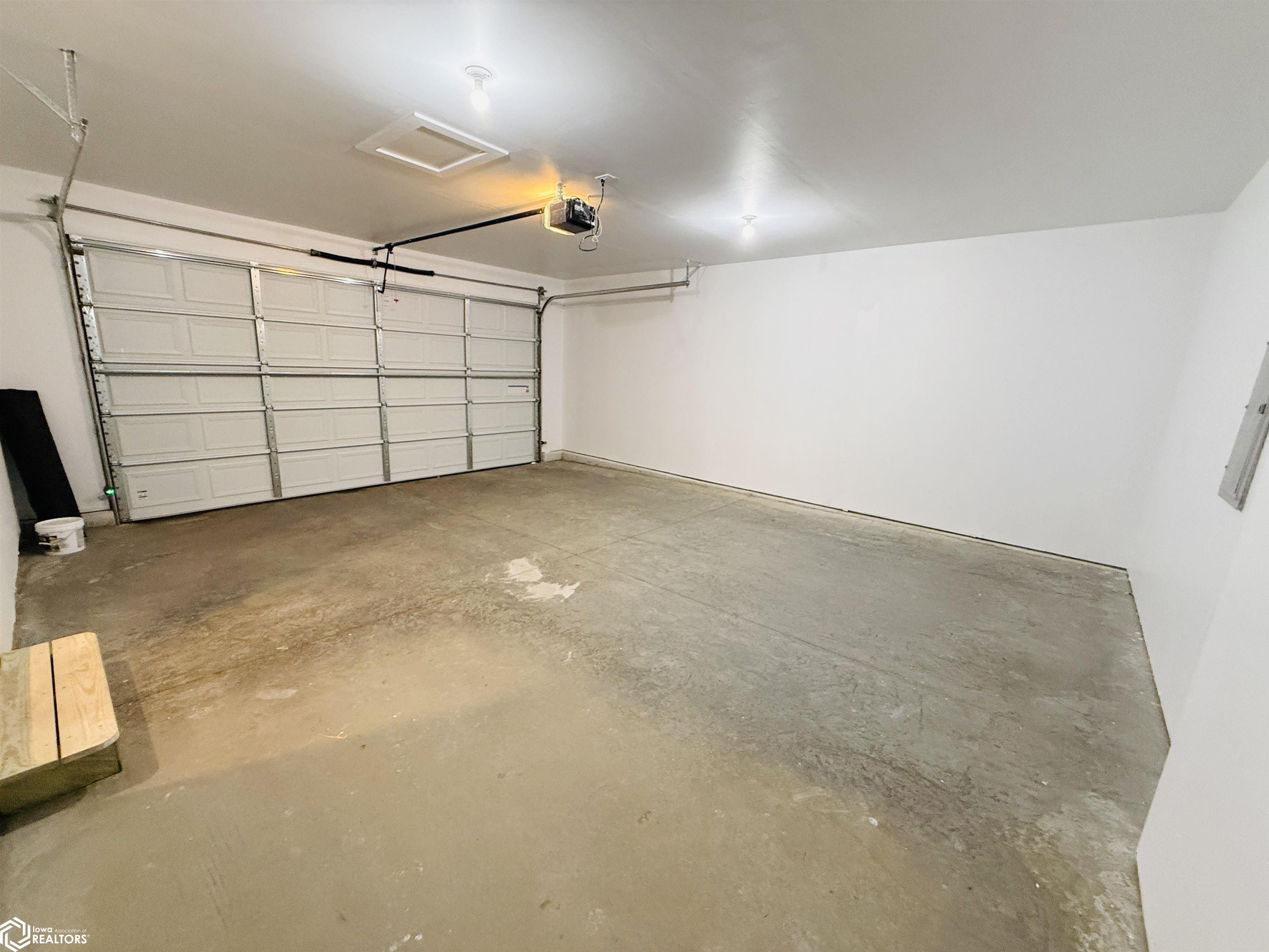 1100 W Jefferson, Creston, Iowa image 37