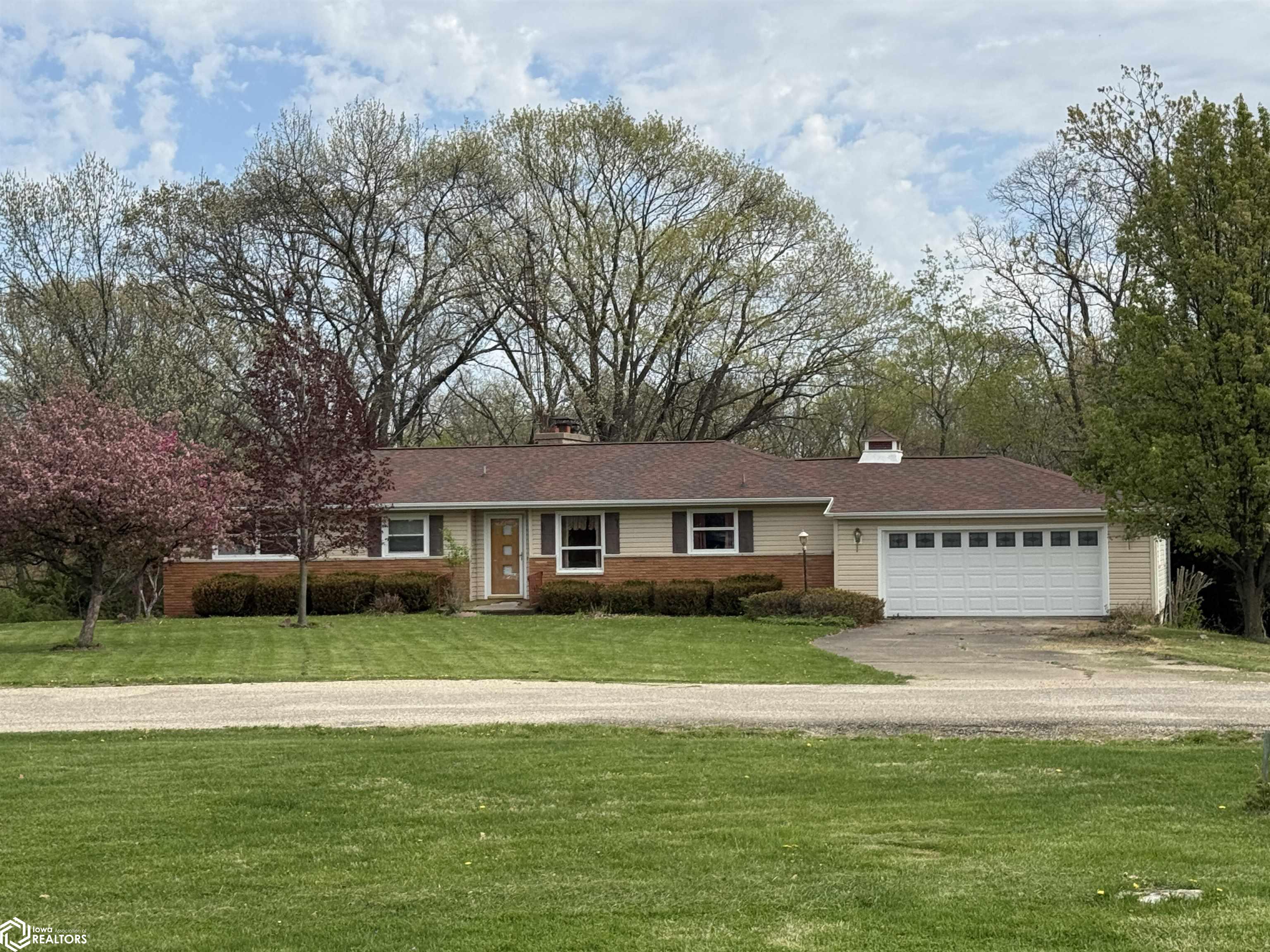 3021 Timberlane Drive, Fort Madison, Iowa image 2