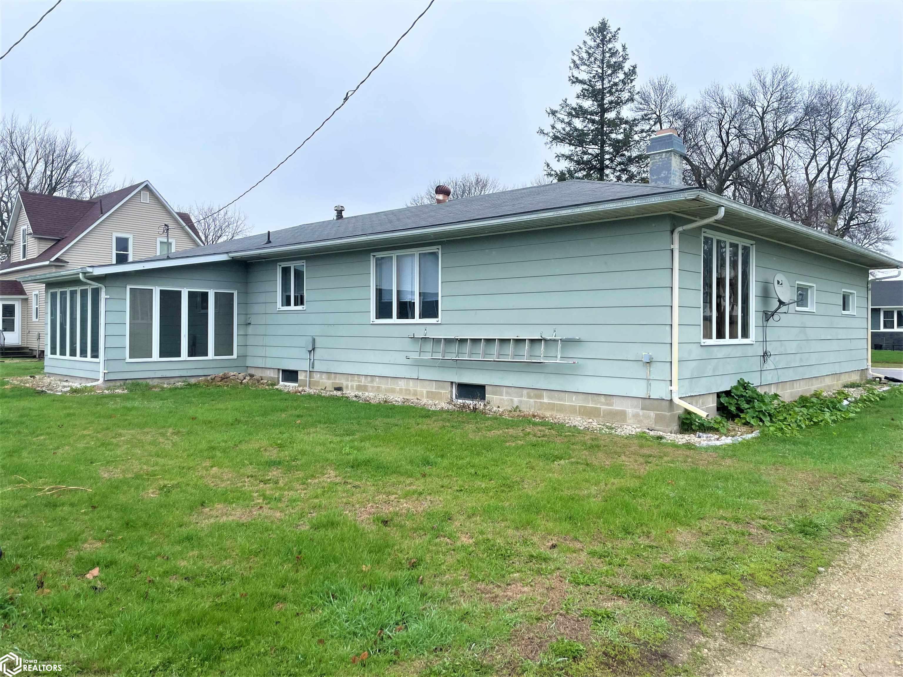 105 N Lindon Street, Joice, Iowa image 2