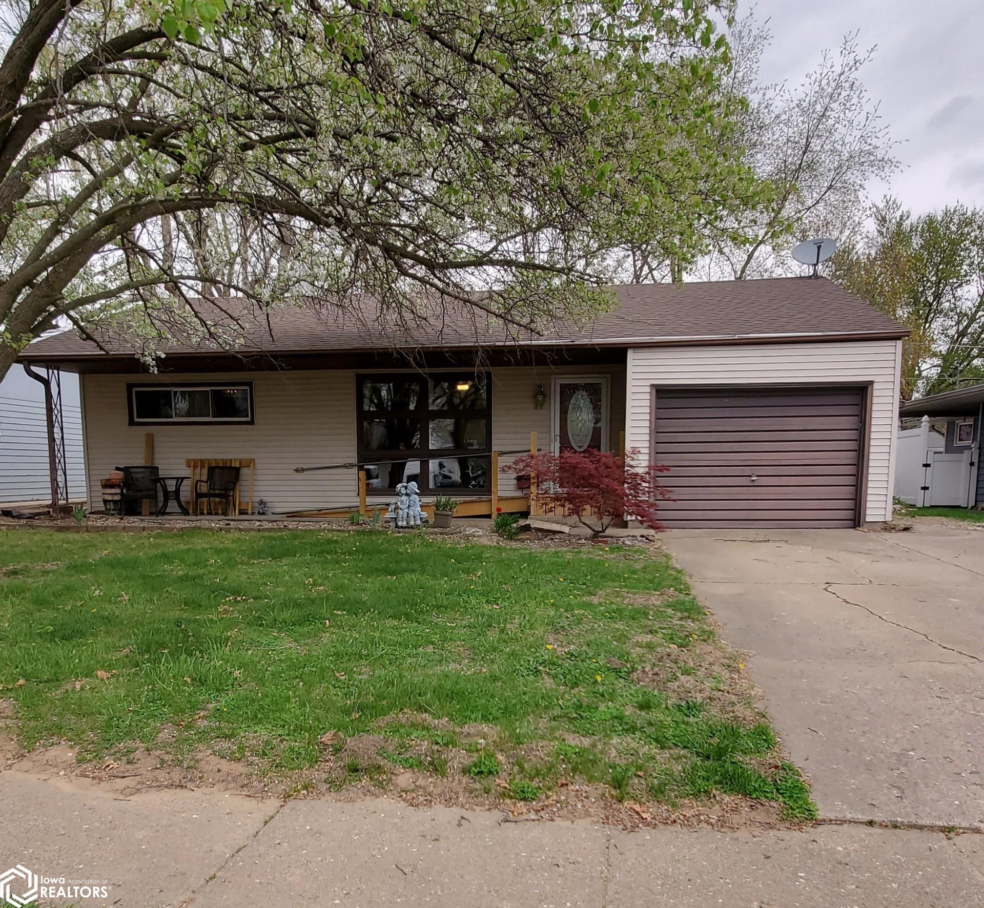33 Alta Drive, Fort Madison, Iowa image 1