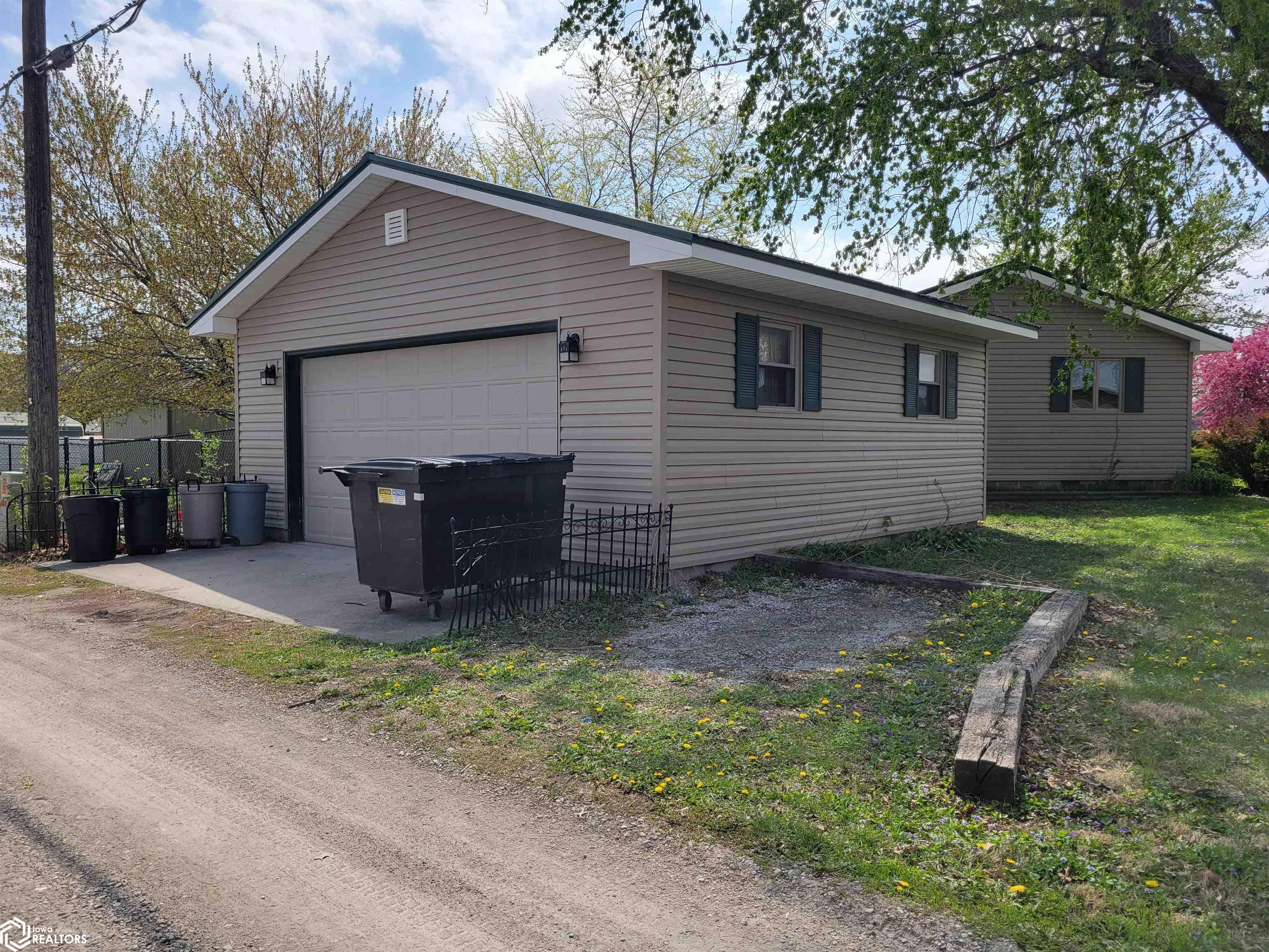 1600 N 1st Street, Red Oak, Iowa image 2