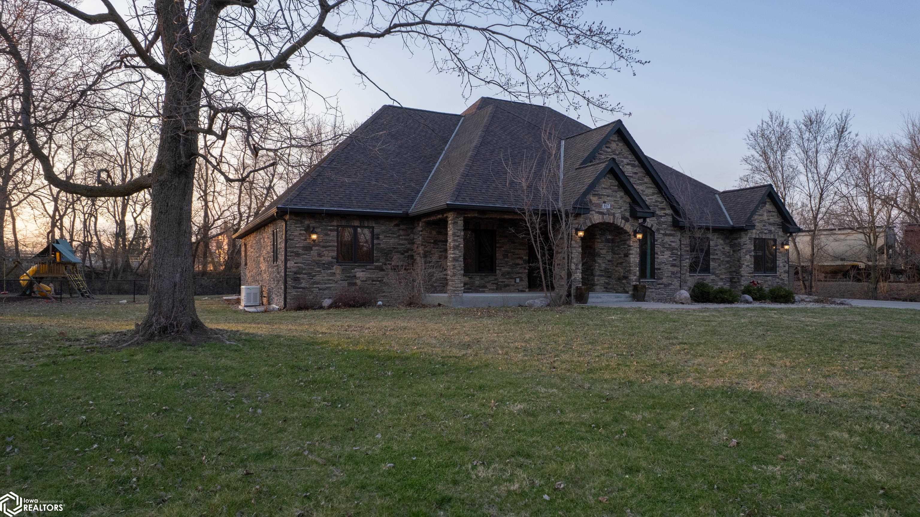 617 B Avenue, Albia, Iowa image 2